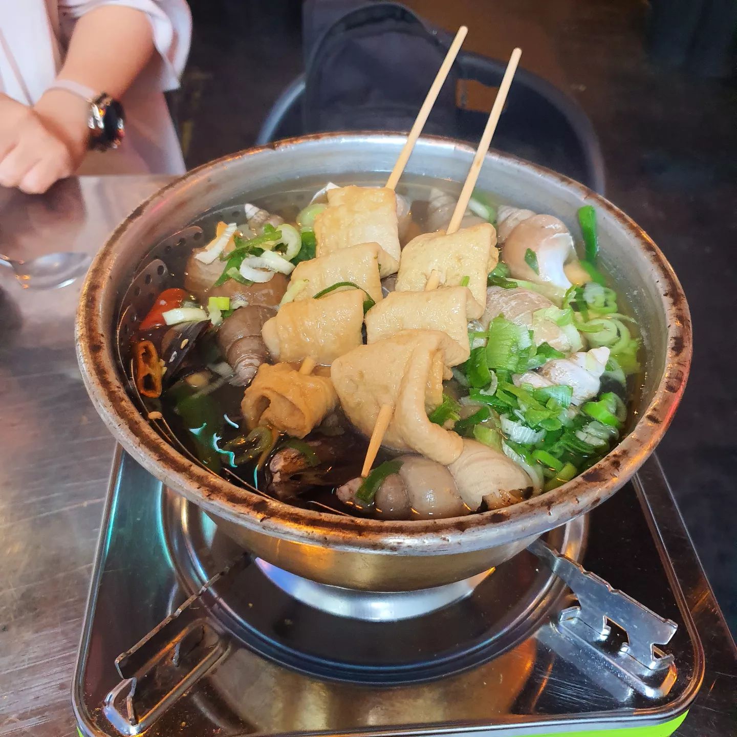 .
올만에 친구와  급 데이트
찌찌뽕 통했네요.

내 단골집 미사 골뱅이상회
백골뱅이탕에 김치칼국수
국물이 칼칼하니 소주를 부르는 맛이예요.

#미사골뱅이상회#미사역골뱅이상회
#미사골뱅이맛집#미사백골뱅이탕
#김치칼국수#진정한골뱅이맛집
#다음에는다른곳도가보자