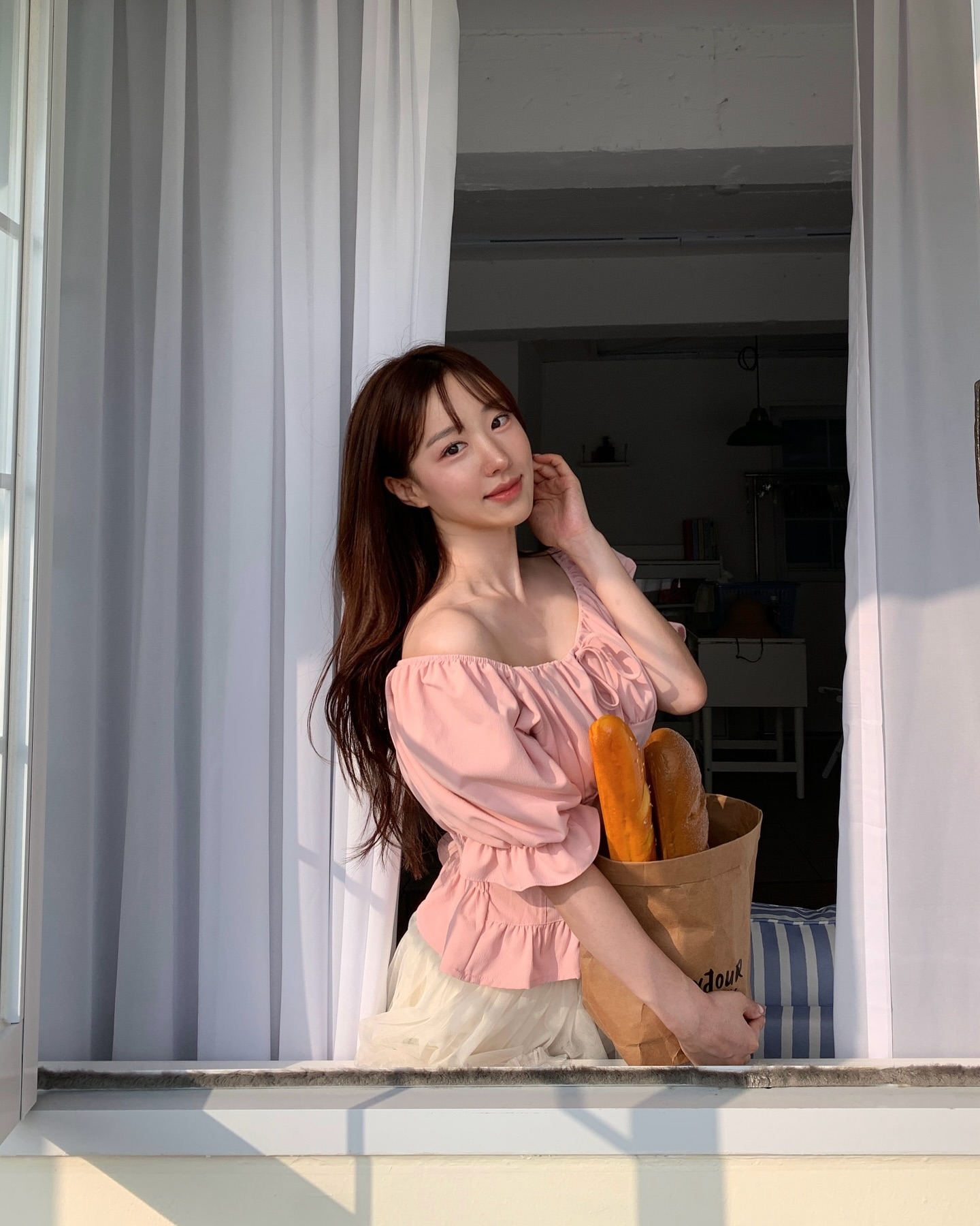 어릴땐 치마도 안입었는데 나이들수록 좋은 핑크🎀
부산에도 이런무드의 스튜디오가 생겨서 너무 좋아요🩰

#프레이야 #girlcore #프렌치인테리어