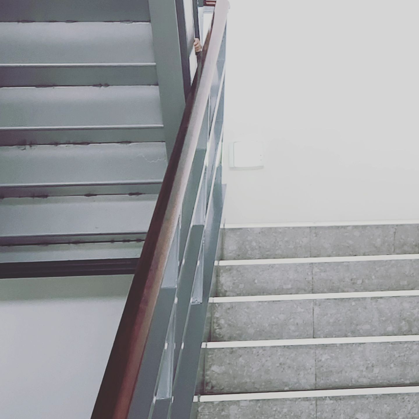 묵묵히 하루하루 목표를 향해 가거나
아니면 진로를 바꾸거나 
둘중에 매번 진로를 바꿨는데...
이제는 꾸준히 가봐야 할듯.