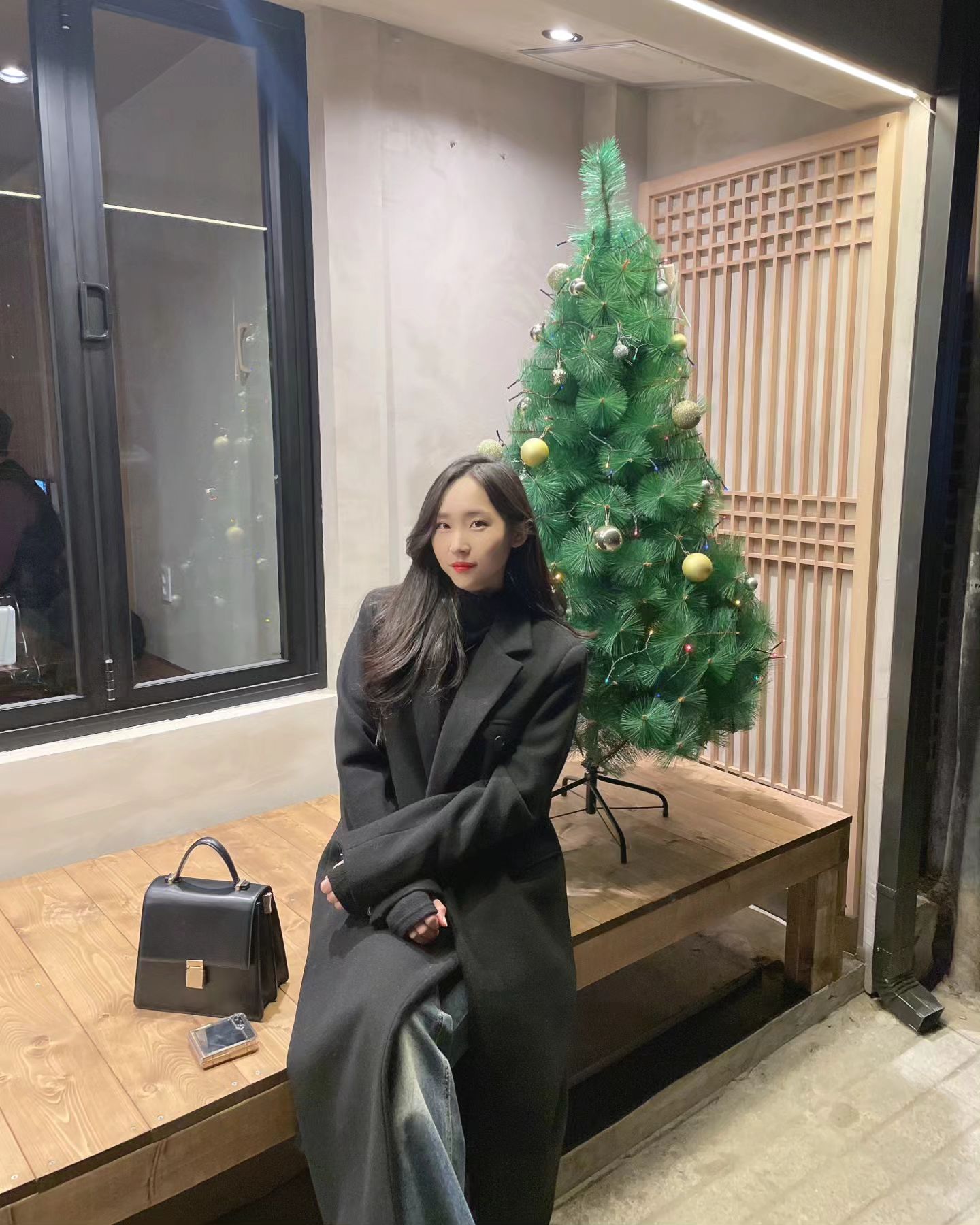 얼마만의 피드야아
요즘 정신없이 지내느라
조용해도 조용히 기다려준 천사들최고🤍
이제야 좀 살길이보인댜ㅎㅎㅎ
멜크에오🎄🩷
⠀
⠀

#오랜만에#피드#멜크#트리#예쁘다#🎄#익선동#종로