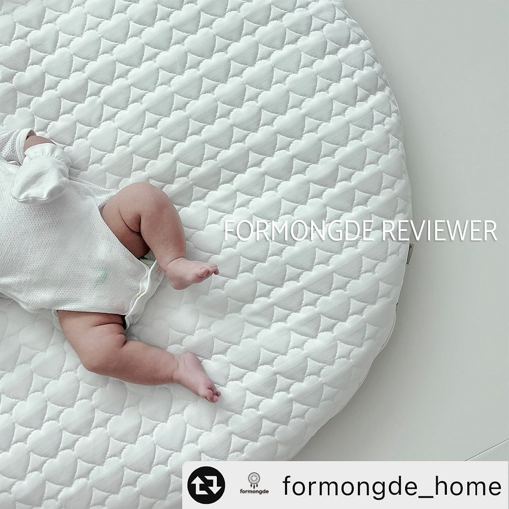 #리그램 - formongde_home by get_multi_repost
#체험단모집 #원형러그
안녕하세요 ! 우리아이 단짝침구 포몽드입니다 :)
엄마들 감성 자극하는 포몽드의 NEW 신상 원형러그👶🤎 
출시를 앞두고 예쁜 후기 담아주실 체험단을 모집합니다.

포근한 순면 디자인과 시원한 냉감소재까지 다양하게~💙
무려 방수가 가능한 솜커버로 아이가 게워내도, 실수해도, OK✨
신생아부터 꼭 필요한 육아필수템🙌 
포몽드 NEW 원형러그 체험단 모집을 시작합니다!

•모집기간
7월 11일(목) ~ 7월 17일(수), 7일간

♥체험단 참여 방법♥
1. 포몽드 (formongde_home) 팔로우하기
2. 피드 리그램하기! 스토리리그램은 선택사항💕
3. 댓글에 ”참여완료“ 남기기 !
4. ”DM“으로 보내지는 신청폼 작성하기💛 
5. 참여 완료! 👏👏 
(비공개 계정은 참여가 어렵습니다)

•모집인원
10명

•체험단 제품

✔포몽드 원형러그 (커버+솜)
냉감 듀라론 라인 or 순면 무지,프릴 라인

•체험단 미션
인스타 피드 2회 + 맘카페 1회 

•체험단 발표
7/22(월) 개별메일로 발표됩니다 :D