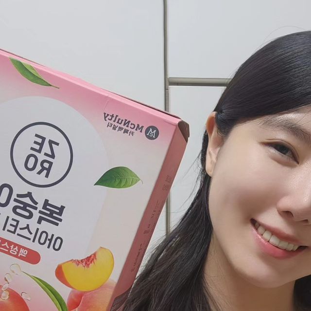 성현 on Instagram: "#광고 맥널티 제로 칼로리 복숭아 아이스티를 먹어보았어요 ♡ 복숭아 좋아하는 다이어터에게는 넘넘 희소식 이죵💕 일단! 제로인데 넘 맛있어여🫶 복숭아의 상큼한 맛과