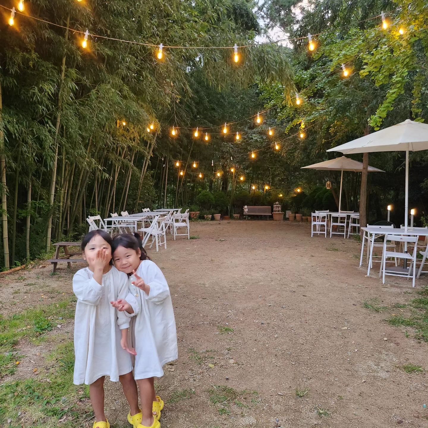 오랜만에 업뎃하는 둥둥이 피드♡

길고 긴 추석 연휴 덕분에 둥둥이들
엄빠랑 함께 전국투어 중~~

양평을 시작으로 경주-울산-부산찍고
진주 숙소에서 즐거운 시간 보내는 즁!!

내일은 또 어디로 가볼까 🤔