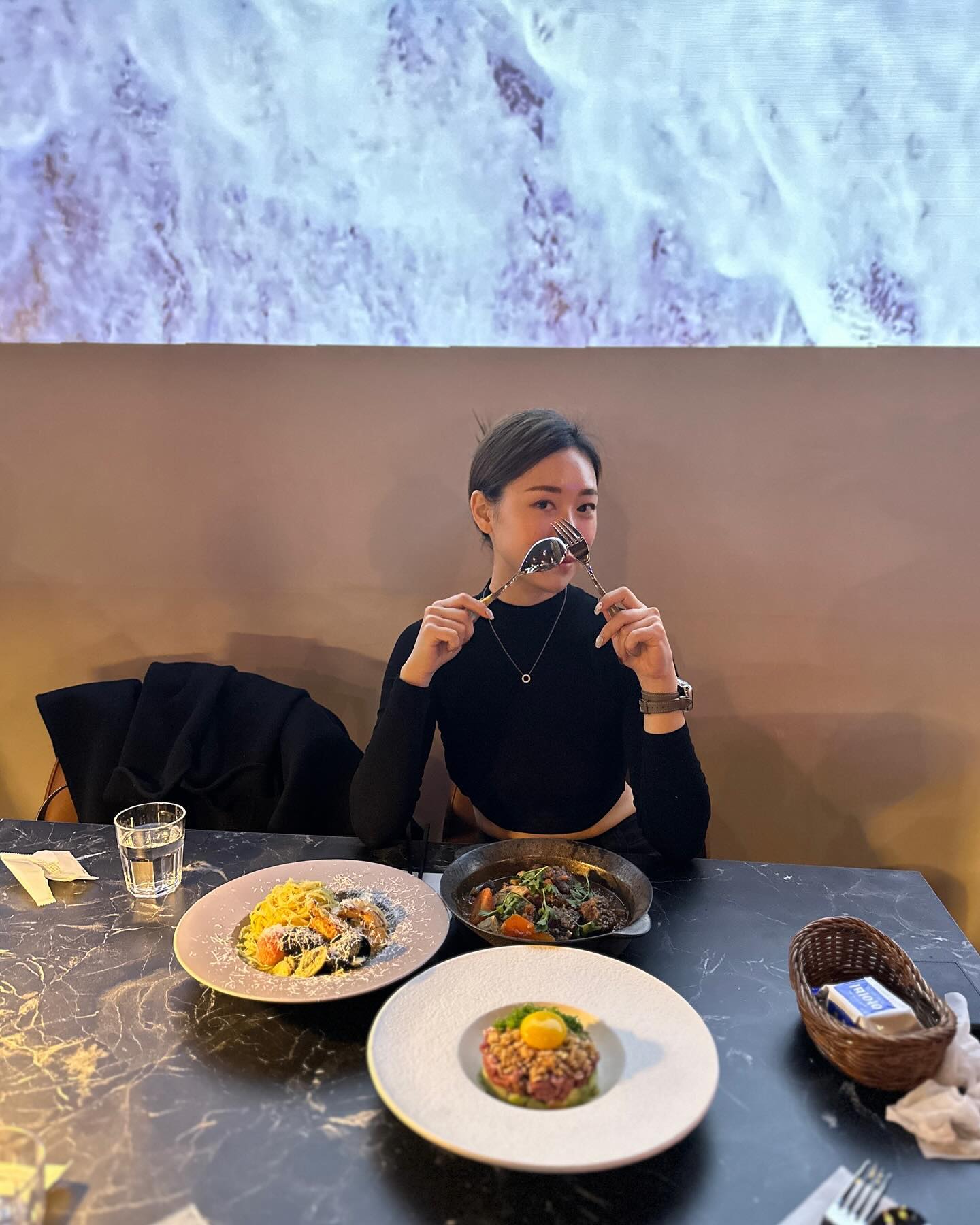 연남동 데이트 맛집 여기,,,
여기 맛도 있구 예쁘기도 하고,,,
뭐, 다 하던뎅,,,?