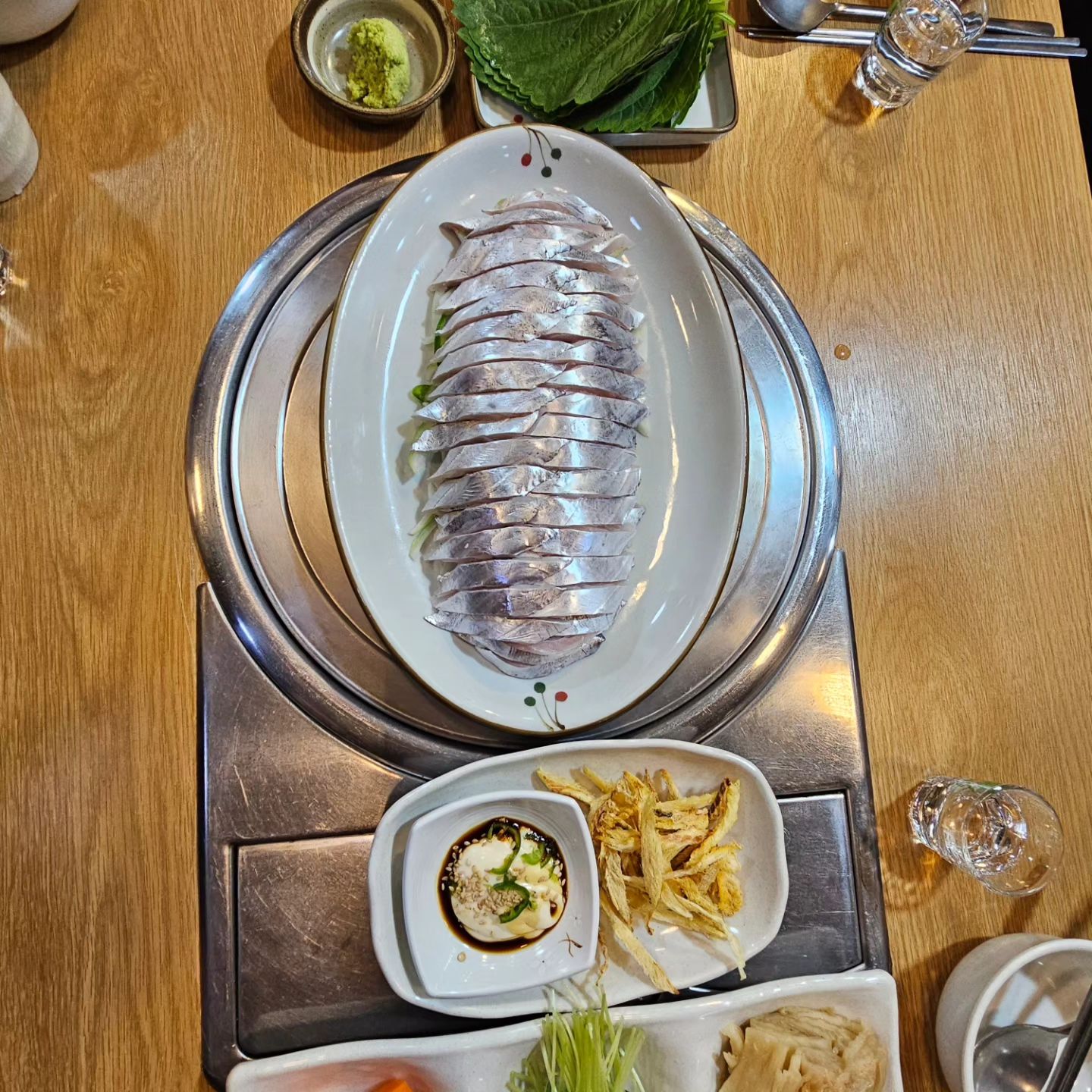 #갈치회
#미쳤네 
#갈치조림 더맛있음
처음먹어본 간치회~~조림은 더 맛있음