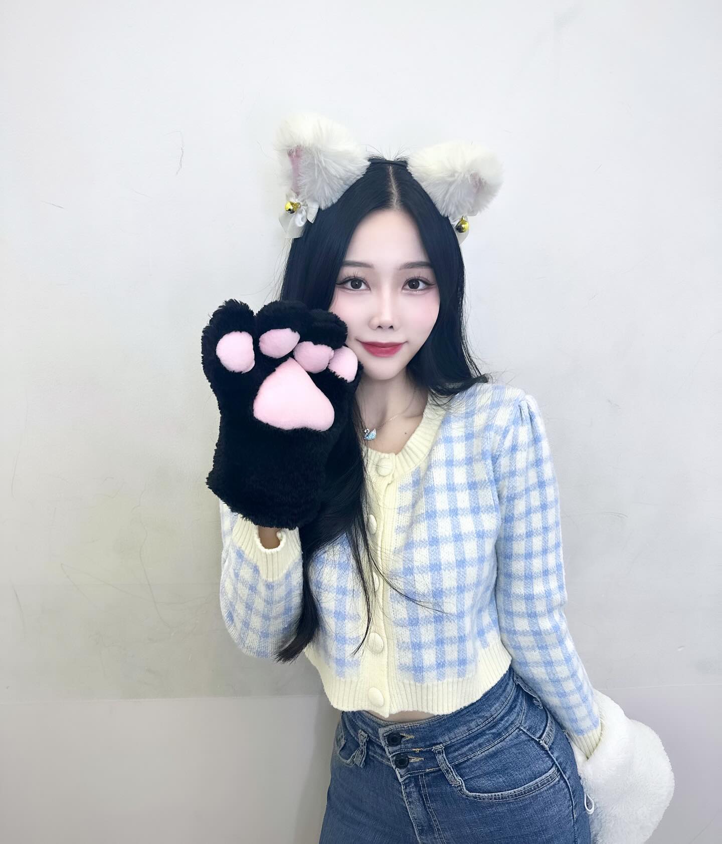 벽 타는 고양이🐾
_
#고양이 #인생네컷 #집사 #간택 
.
.
.
#강남 #포토이즘박스 #고양이상 #강아지상 #강남핫플 #서울핫플 #강남맛집 #강남카페 #퍼스트커피랩 #팔로 #맞팔 #선팔하면맞팔 #홍대 #안양 #범계 #대전 #익산 #간호학과 #followforfollowback #ad #adventure #부업 #개냥이 #패션피플 #패션계정맞팔 #ootd