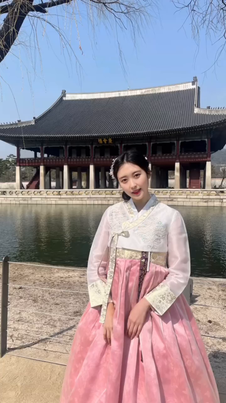 2023 byebye🐰今年認識了很多好朋友 也做了很多新的挑戰！希望明年能更加成長 ☺️