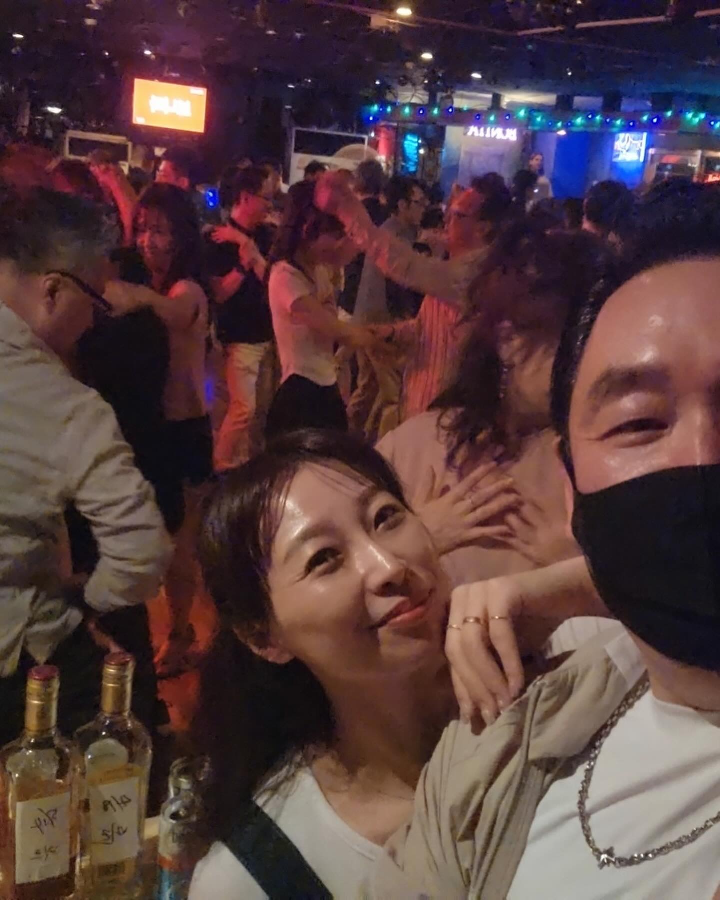 너무 많은 축하와 선물들~ 
이 감사함을 어찌 표현 해야 하나~~ 
사진으로 다 담지 못하는 넘쳐나는 
항상 주위에 좋은 사람들이 함께 해주고 챙겨주시고~ 
평생 갚아도 다 못 갚을 사람들..
나도 열심히 좋은 사람이 되도록 더 노력 해야지~~ 
다들 너무너무 감사합니다~ 

#행복이뭐별거인가요 #좋은사람들이랑함께하면됐죠 #내사람들챙기기 #나는행복한뇨자 #감사하고또감사합니다 #갚으면서살기 #다들정말너무너무감사합니다