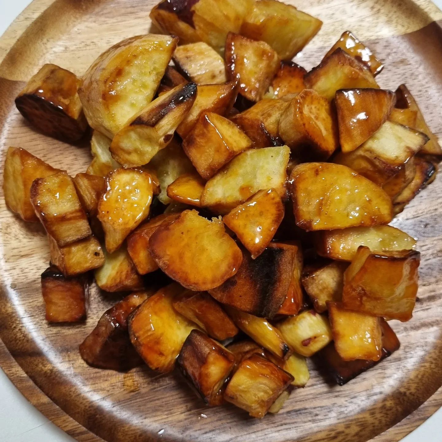 고구마 맛탕
맛있겠다
야식 
맛있어라 얍얍