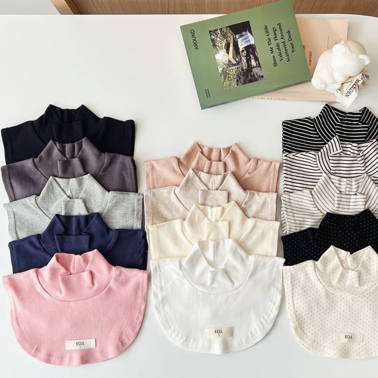 L 성인

목길이 6.5cm

가로 31cm

세로 22cm

*사이즈는 측정방법에 따라 다를 수 있으며,

원단 특성상 1~3cm 정도 오차 범위가 있을 수 있습니다.

​소재

면 95%

폴리우레탄 5%

​

사용연령

36개월이상

취급주의사항

1. 물의 온도 30℃로 세탁하세요.

2. 염소계 표백제로 표백할 수 없습니다.

3. 세탁 후 건조 시 기계건조, 다림질을 하지 마세요.

4. 제품에 부착된 단추, 장식물 등이 탈락되면 물거나 삼키지 않도록 주의하세요.

5. 섬유의 특성상 마찰에 의하여 보풀이 발생할 수 있으니 주의하세요.

6. 진한 색상의 옷은 연한 색상과 함께 세탁하지 마세요.

​

​배송

평일 오전 11시 이전주문건 당일 접수

접수일로부터 보통 1-4일 소요

(주문폭주시 1~2일이 더 소요됩니다)

​

 🪧상품문의는 디엠주세요 😋