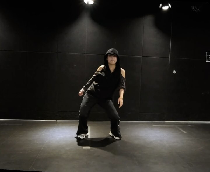 지금보니 더 좋아서 기록해보는 작년 ____yoonjae____ 선생님 수업 모음zip,,🫧🩵😶‍🌫️
.
#yoonjae #choreo #dance #dancing #choreography #dancer #rythm #seoul