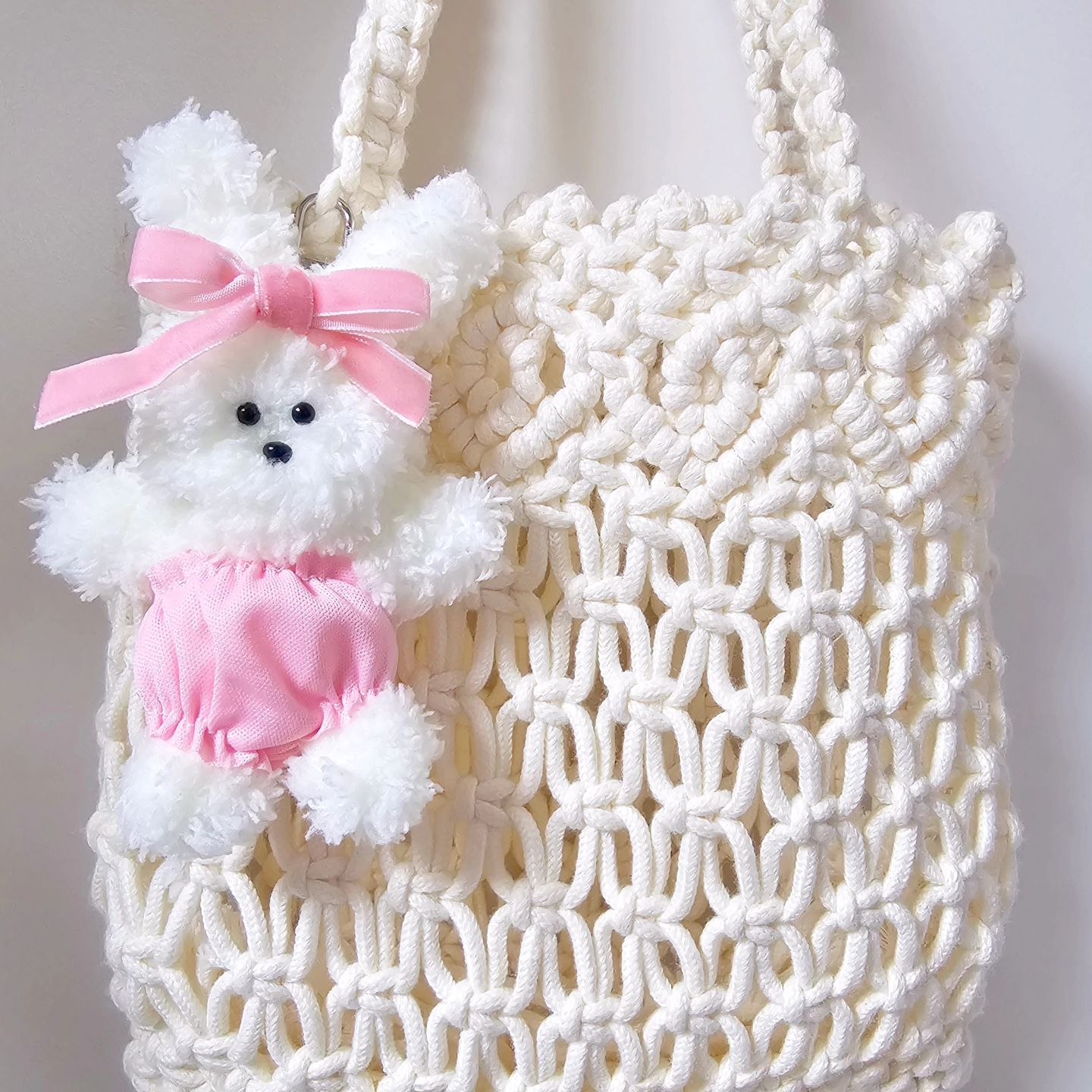 내가 만든 모루인형, 완전 귀엽잖아 🐰🩷🎀

#모루인형 #모루인형만들기 #모루인형키링 #모루인형키링만들기