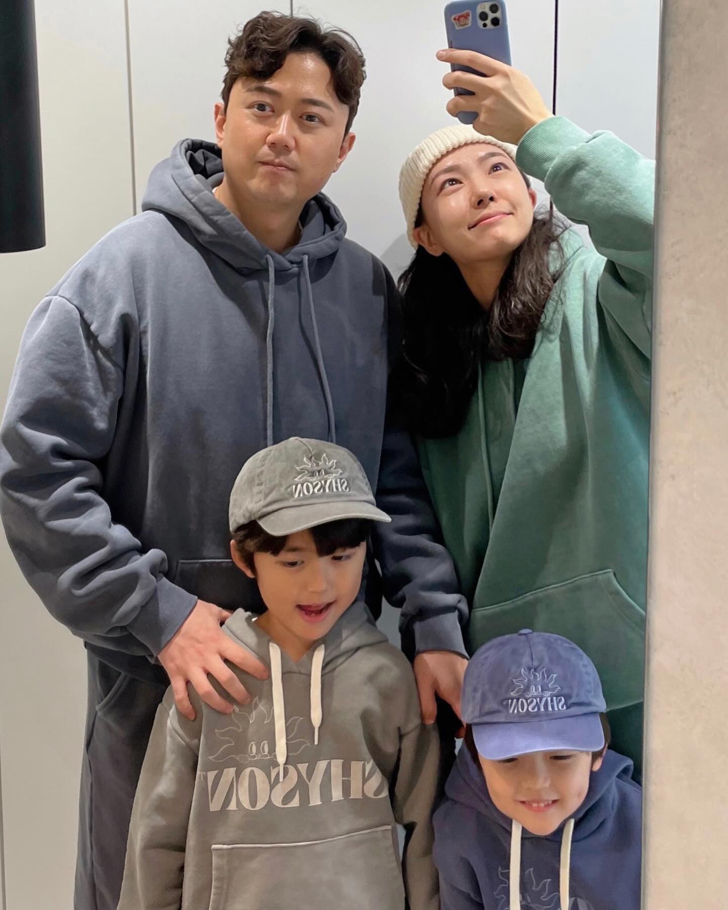 오랜만에 가족사진👨‍👩‍👦‍👦💖