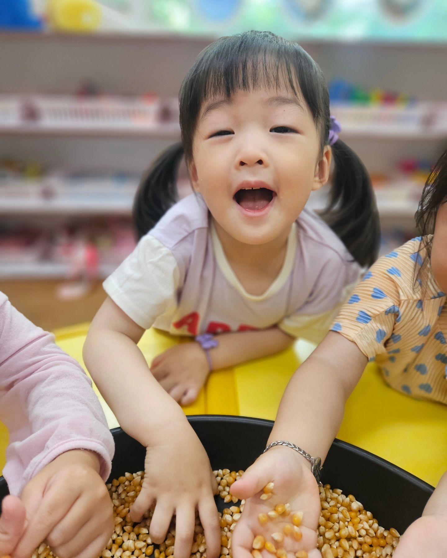 진심 궁금하다...
너의 어린이집 생활....
알림장 사진으로는 참 ...할말없다...🥲

우째 알림장마다 ...

#할말하않