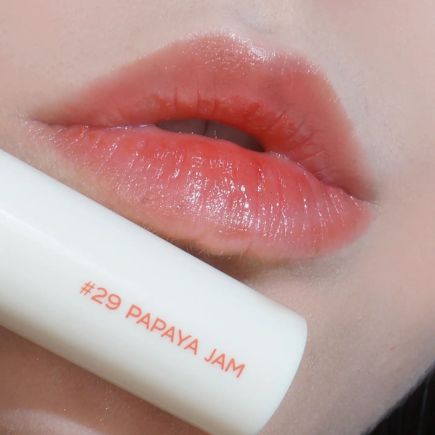 봄웜러들 모여랏🧡 
롬앤 쥬시래스팅틴트 파파야잼 봄웜톤 틴트 중 베스트! 수채화발색에 촉촉함까지☺️

#롬앤틴트 #롬앤쥬시래스팅틴트 #봄웜립 #봄웜틴트추천 #롬앤파파야잼 #촉촉틴트 #수채화틴트
