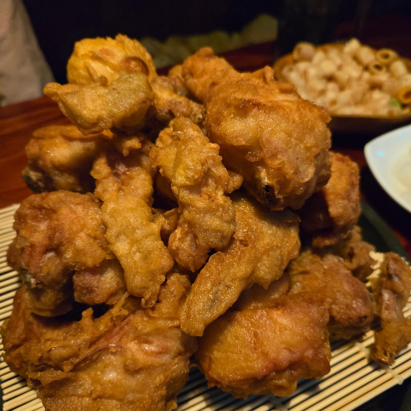 .
.
.
다이어트 좀 할라하면 쉬는날이 너무 많음.
좋은건지 나쁜건지 😭 뿌엥. 맛도리 치킨 

너무 먹어서 이제 붓기가안빠짐 🙄

2틀동안 울 애기들 잘 먹여서 
기분좋지만 살찌는건 겁난다 🤣

#육아일상 #맛도리 #치킨 #불금 #연휴 #소통 #먹스타
#다음주부터금주 #이번주까지만 #작심삼일 #술쟁이