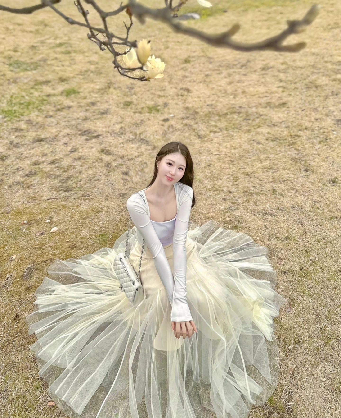 목련 제일 좋아하는 사람의 목련룩 🤍
#봄나들이 #경주여행