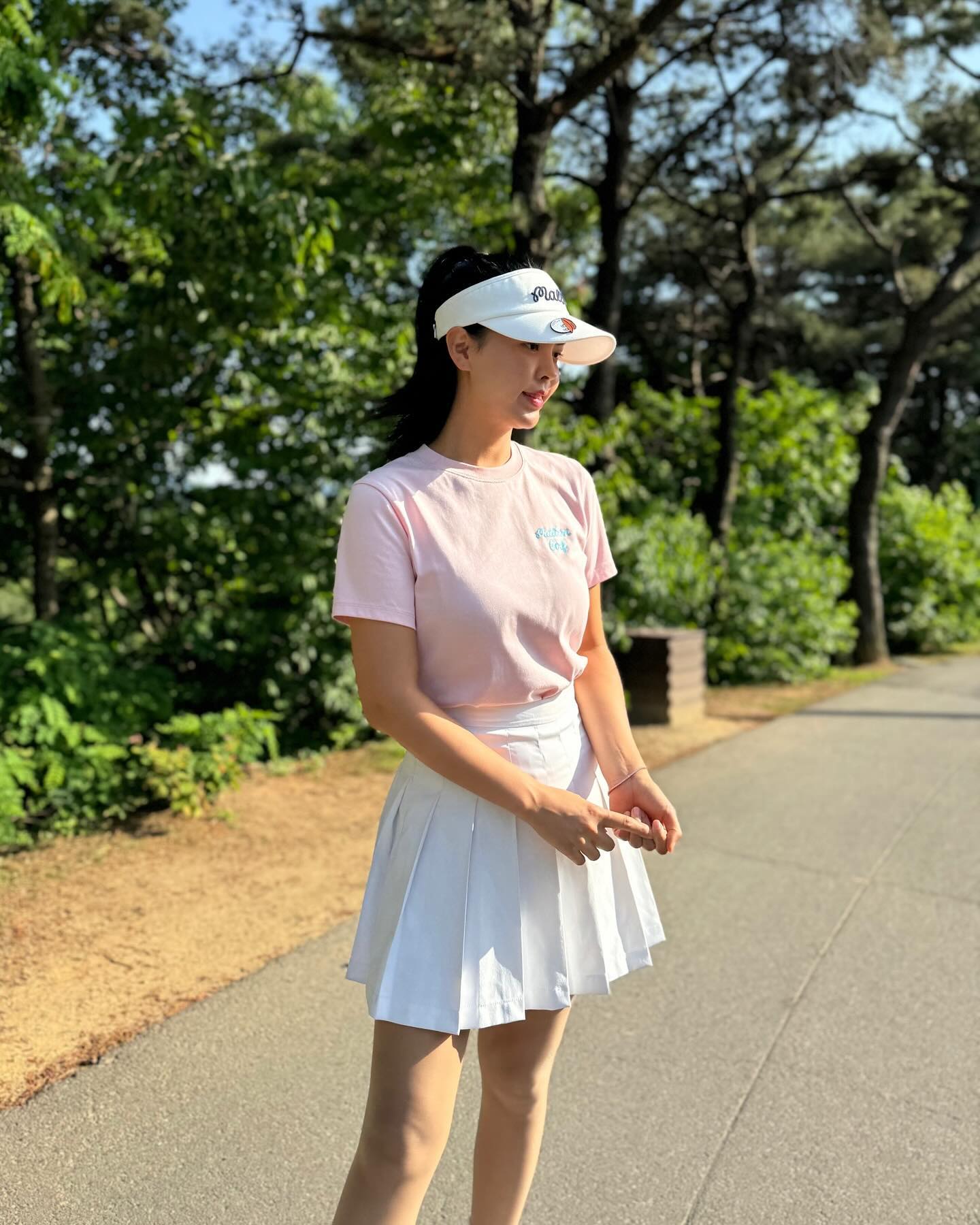 티 엄청 밀려서 올리는 피드 .. 홀마다 20분은 밀리넹
골프장 너무하오 

더워도 이시간은 시원허이

오늘 같은 날엔 3부티도 좋아 😎⛳️

#플라자용인 #부부골프