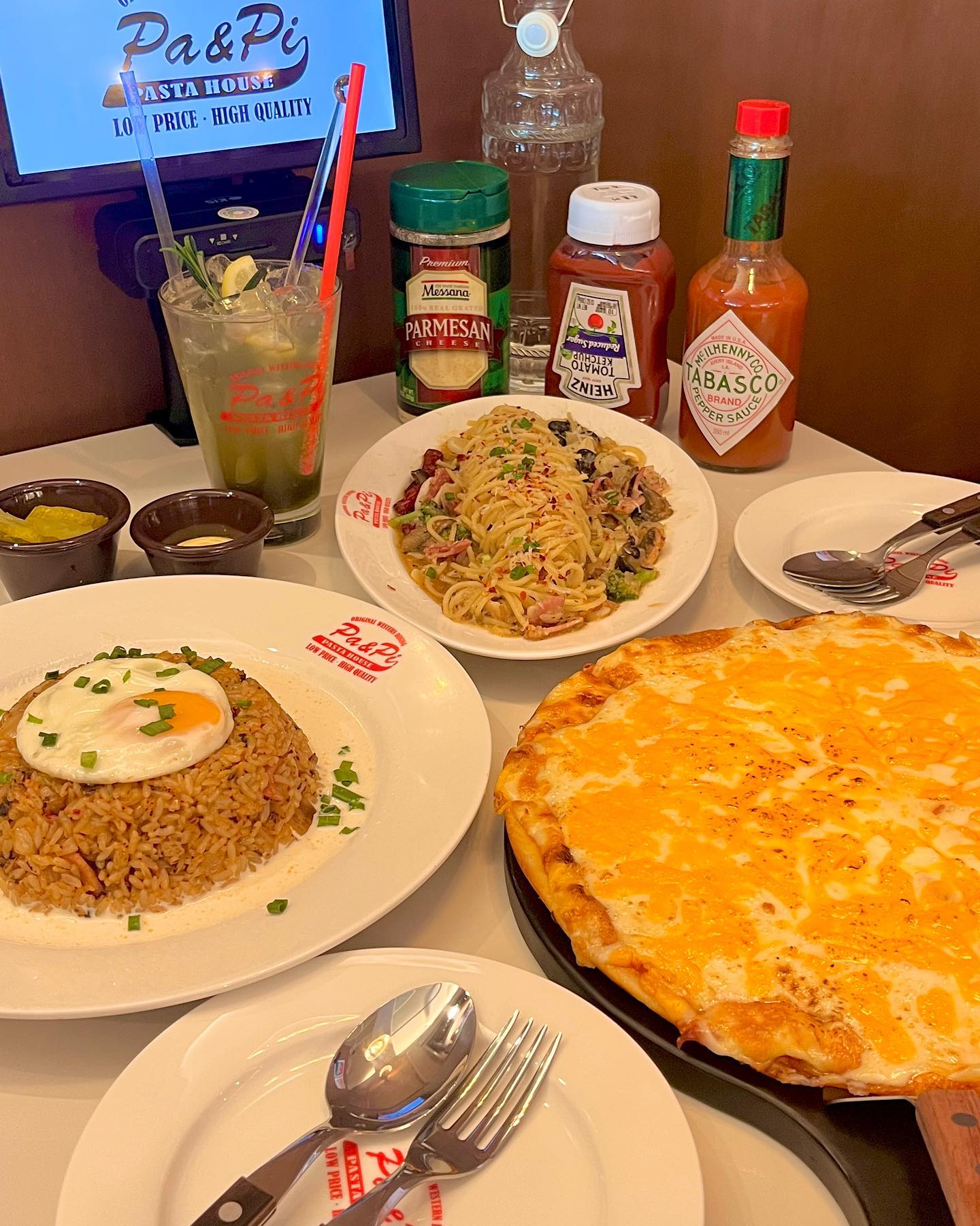#양산맛집추천 

양산 물금 피자 파스타 맛집! 
양산 데이트 코스 추천💖 파앤피파스타하우스 ,

🩵다양한 메뉴 구성, 깔끔한 인테리어, 감성 넘치는 분위기✨
​만 원도 안 하는 가성비, 다양한 메뉴들이 한가득! 
거기다 양도 푸짐..🫢💓
​
🎄주소: 경남 양산시 물금읍 화합3길 6-6 1층
🎄상호:파앤피파스타하우스 양산범어점 panpi_pastahouse 
🎄영업 월 - 토 11:00 - 21:00 브레이크타임
 15:30 - 17:00 라스트오더 20:30 매주 일요일 휴무

자세한 리뷰는 블로그에 🫶..

#파앤피파스타하우스양산범어점#양산파스타#양산피자#양산양식#물금파스타#물금맛집#물금읍맛집#범어파스타#범어맛집