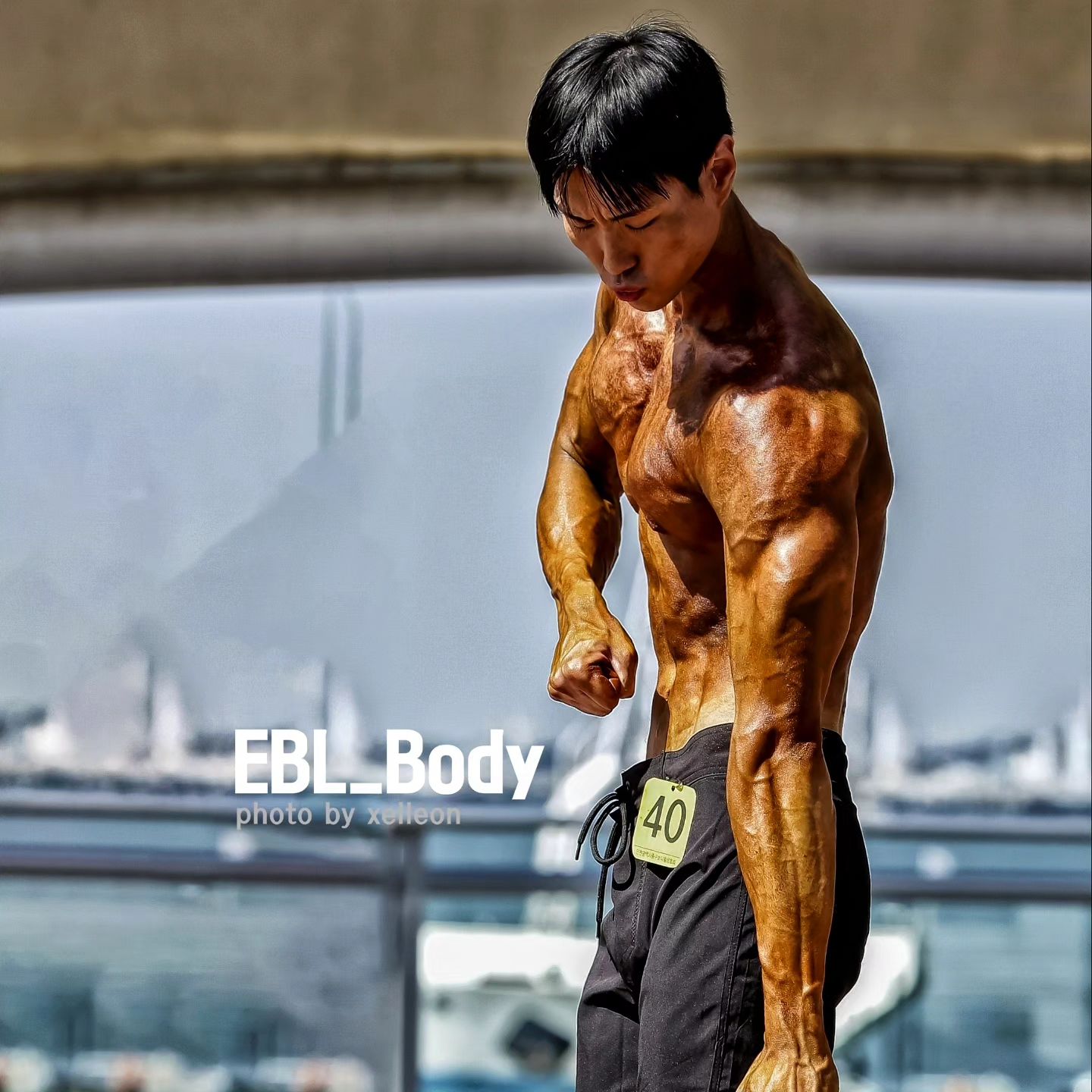 올림픽정신으로 참가에 의의를 두었지만 
그런것 치곤 꽤나 열심히 준비했었다.
사이즈는 스포츠모델에서도 밀리는 몸이지만
피지크로 출전한것에 후회는 없어 다행이다.