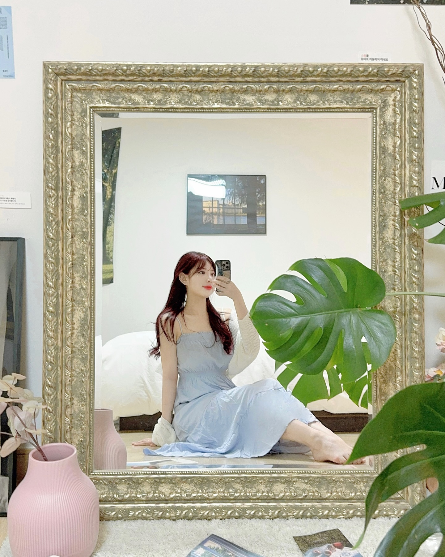 자연 속 2층 독채 감성숙소 “스테이브릴” 🌳✨

강원도 영월에 위치한 
스테이브릴에 다녀왔습니다!🏡
2층 전체가 우리만의 프라이빗한 공간이라 
더욱 한적하고 평온한 느낌! 너무 만족스러웠어요🫶🏻

무려 총 245평에 달하는 규모로,
정원과 테라스가 있어 바베큐 파티는 물론
좋은 추억 쌓으러 오기 너무 좋은 곳이랍니다😆

숙소는 전체적으로 자연친화적이면서도 
감성적인 무드가 가득했어요☺️

들어오자마자 퍼지는 좋은 향기와
창문을 통해 보이는 멋진 풍경은 
보고만 있어도 힐링 그 자체였구요..✨💚

초록초록한 플랜테리어가 아주 인상깊었어요🌳

웰컴 기프트로 쿼카캔들과 
버터쿠키까지 준비해주셨답니다!🎁 
센스 넘치는 선물에 완전 감동받았어요🥹

방이 총 3개나 있어, 
단체여행 또는 가족단위로 놀러오시기 딱이에요👍🏻 
영월 여행 계획중이시라면 
스테이브릴로 당장 달료가세요〰️🔥

더 자세한 숙박리뷰는 뷔엔나로그ღ (블로그) 업로드 예정입니다💚

📍 #스테이브릴 stay_bril 
🗺️ 강원 영월군 김삿갓면 두릉골길 24-33
🏠 독채, 기준 2인 (최대 12인)
🚪침실 3, 침대 3, 욕실 2