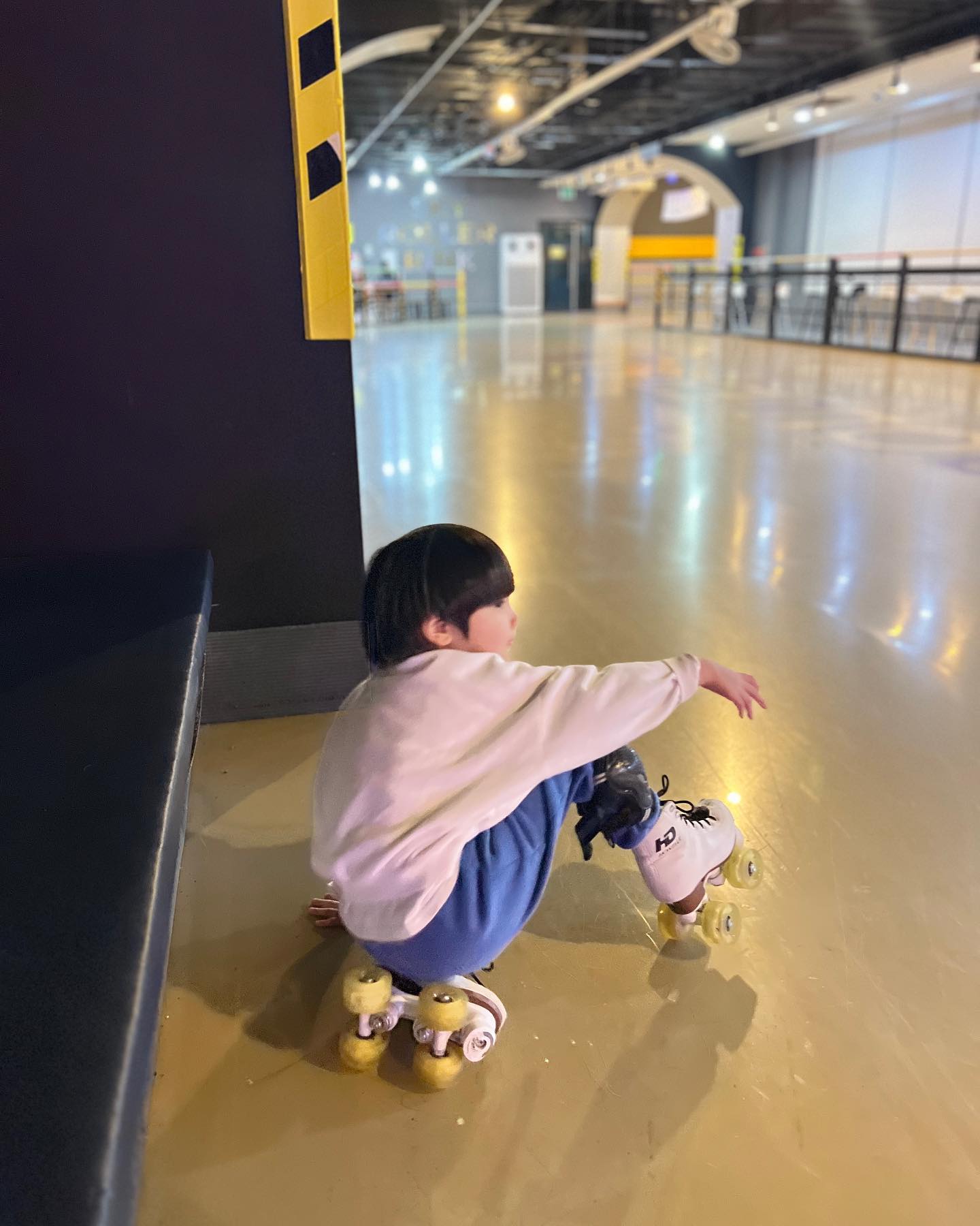 처음엔 오백만번 넘어졌는데 
제법 열심히해서ㅋㅋ 
손띄고 슬금슬금 가기도 성공!!ㅋㅋㅋ😆