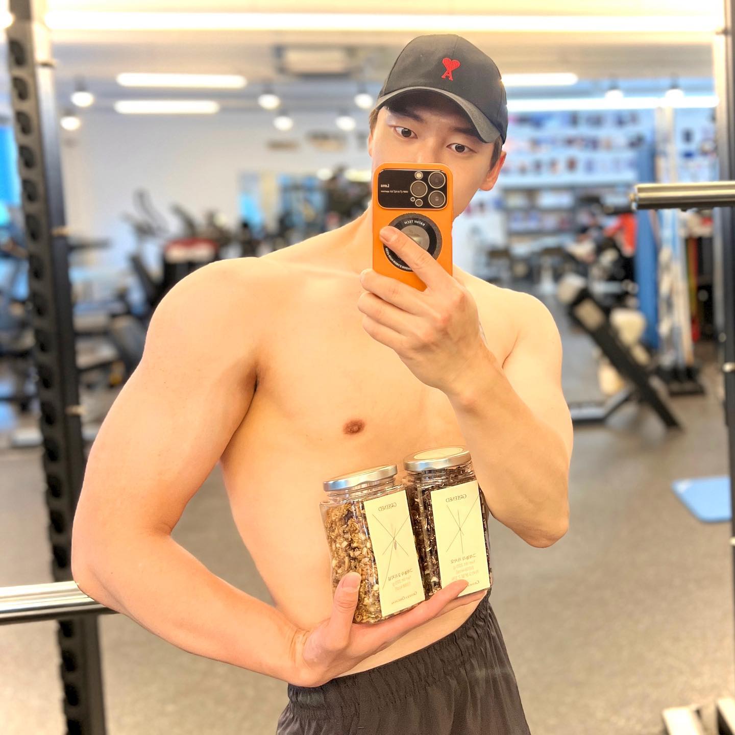 #인플카_캐시백지급
아몬드액 90%, non-gmo 분리대두 단백,
히말라야 핑크솔트로 건강하게 맛있는 아몬드캘리
시중 제품들 보다 71%낮은 당류와
2배 높은 식이섬유로 좋은 함량의 그레놀라
컷팅 중 최고의 선택이었습니다💪💪
구매정보와 혜택은 아래 공식 계정을 참고해주세요❣️
.
quat_store 👈
inflca 👈
.
.
#인플카 #콰트스토어 #홈트 #유지어터 #다이어터
#직장인바프 #오운완 #운동하는직장인 #운동소통
#운동맞팔 #운동계정 #korean #follow #오가닉PT
#gymmotivation #gymrat #finessmodel #오가닉피티