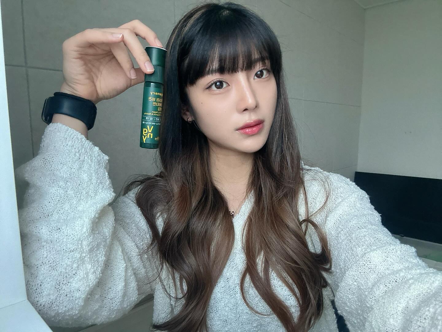 #광고 #달바

다른 건 다 못 챙겨도 비타민만큼은
운동인들에게 필수품인 거 다들 아시죠? ◡̈

바쁜 일상 속에서도 가방 속에 늘 가지고 다니면서
챙기는 간편한 멀티비타민 달바 비거너리 비타민!

에너지 충전과 함께 피부 보습 관리를 위해
꾸준히 먹고 있는 비타민+미네랄 제품이에요!

(요게 요게 샤인 머스캣 맛인데
상큼 달달 맛으로도 먹어요 속닥속닥🫢)

#비거너리 #veganery #비거너리멀티비타민 #달바멀티비타민 #멀티비타민추천 #멀티비타민앤뷰티 #올인원비타민 #비타민추천

veganery_official