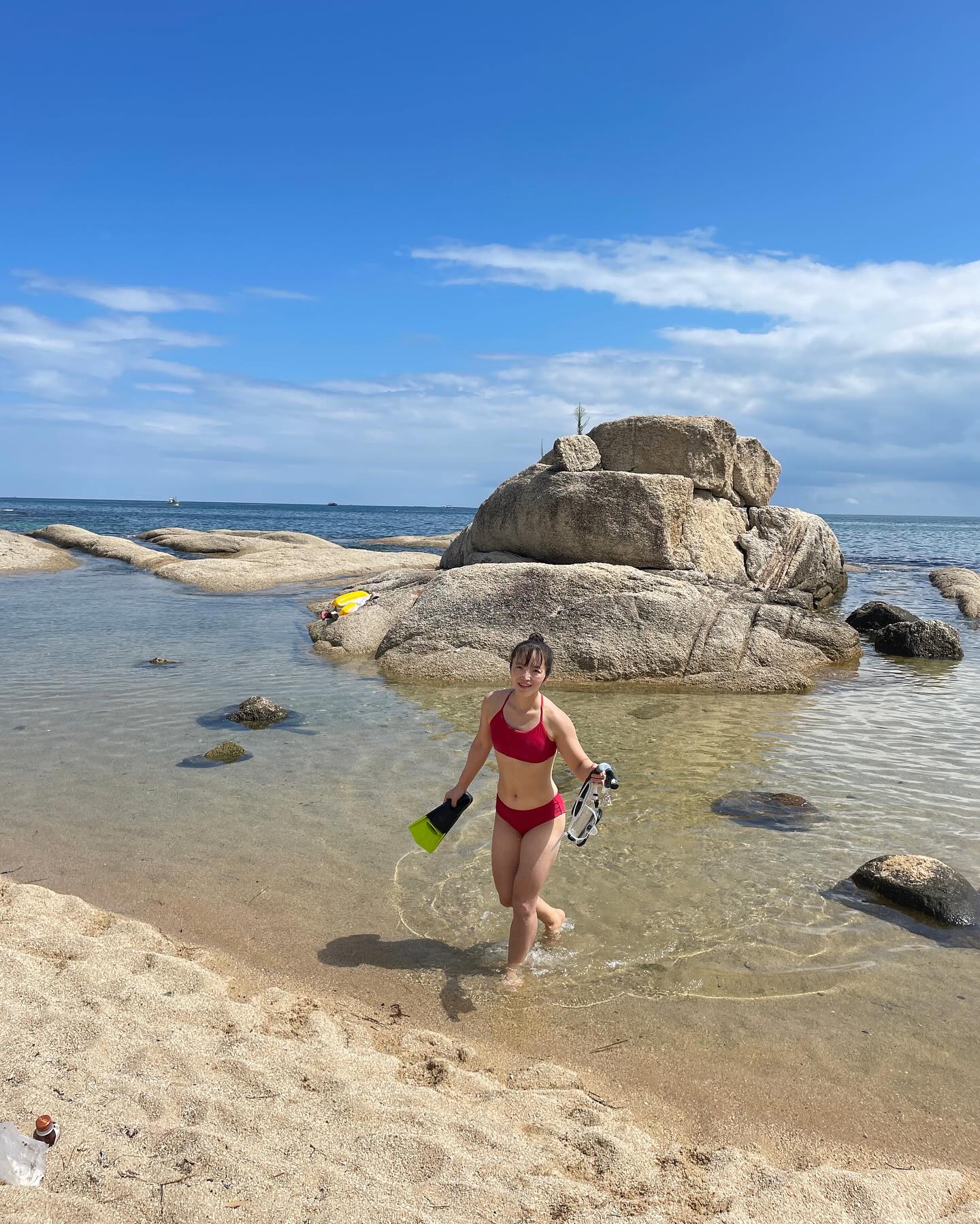 👙 
체력좋은 임산부 둘과 함께한 
세개의 해변, 물놀이🐟

💙💚❤️🩷🖤
#진달래산악회 #속초여행 #속초 #태교여행
