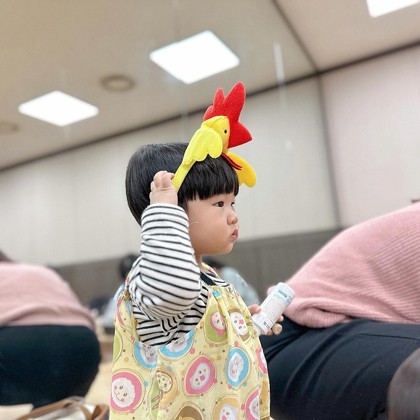 🐯𝔻+𝟜𝟜𝟘
봄학기 문센 시작전 듣는
1일문센이에요ෆ

문센끝나고 엄마들은
카페를 왔는데 쉬기는 커녕
애들 잡으러 다니기 바빠요ॱଳ͘ 

#걷는게_누가좋대
#아이들아_가만히좀