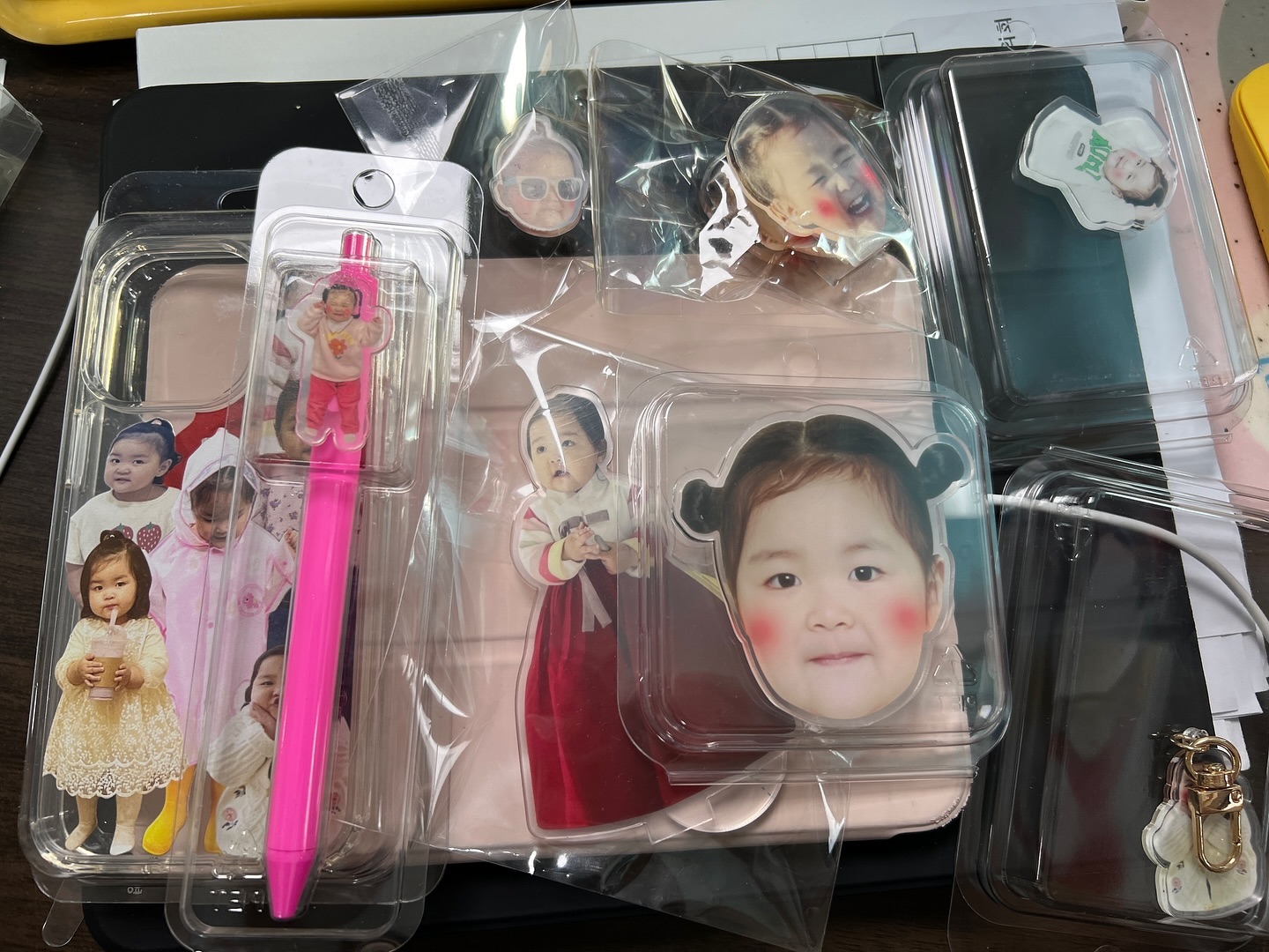 팔아도 되겠는걸 ?!
내가 만든 연두 굿즈 ᰔ