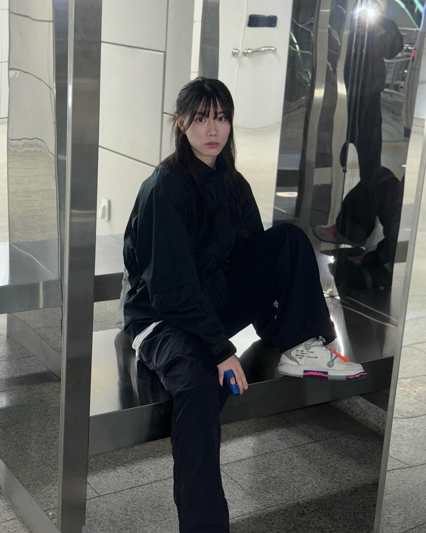 새 신발 신었다고 밟지마세요 🦅