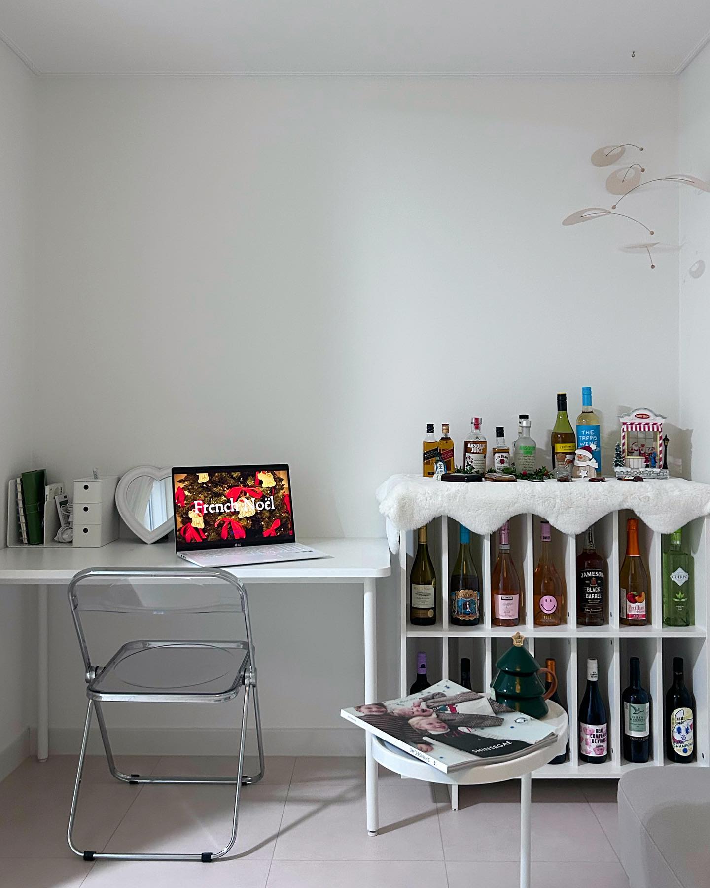 #🕊️

너무 추워서
집콕한 일요일 🏠

외식으로 고기나 먹으러 갈까~?
하다가 바람 소리가 후덜덜 해서 
오늘도 주방에서 열일 😂🥹

꼬맹이들이랑 떡 만들기도 하고
가족회의도 하고 나름 알찬 주말이였다🤍

인친님들도 즐주 보내셨나요?
내일은 더더 춥다고 하니깐 
옷 단디 챙겨 입으세요🥶

#갑자기#너무#춥다#뼈가시린추위