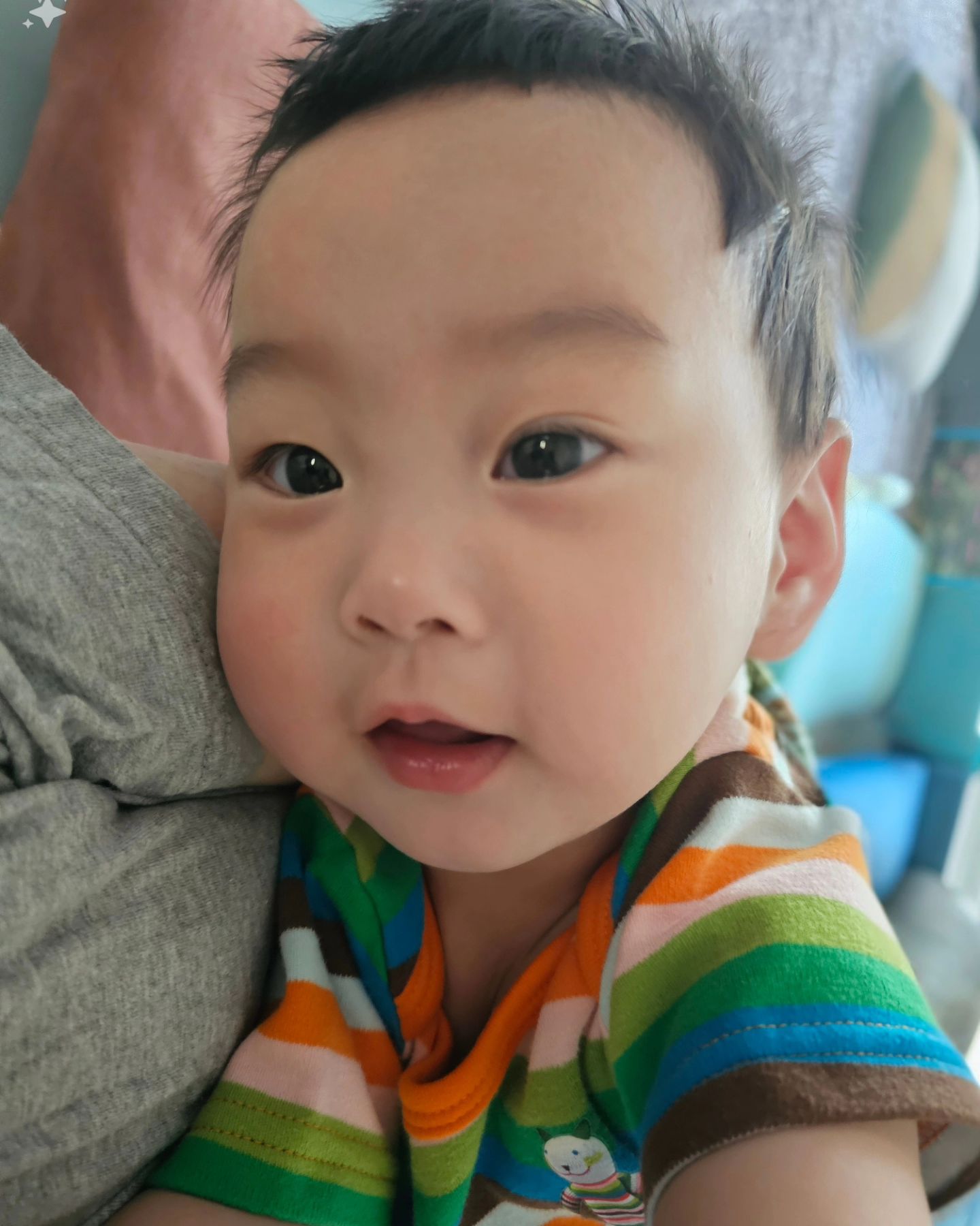 #생후316일 #10개월아기 #자고일어난얼굴 #한미모하심

예쁘게 생긴 아들래미♡ㅋㅋㅋ
한쪽눈만 쌍커풀 생김ㅋㅋ
