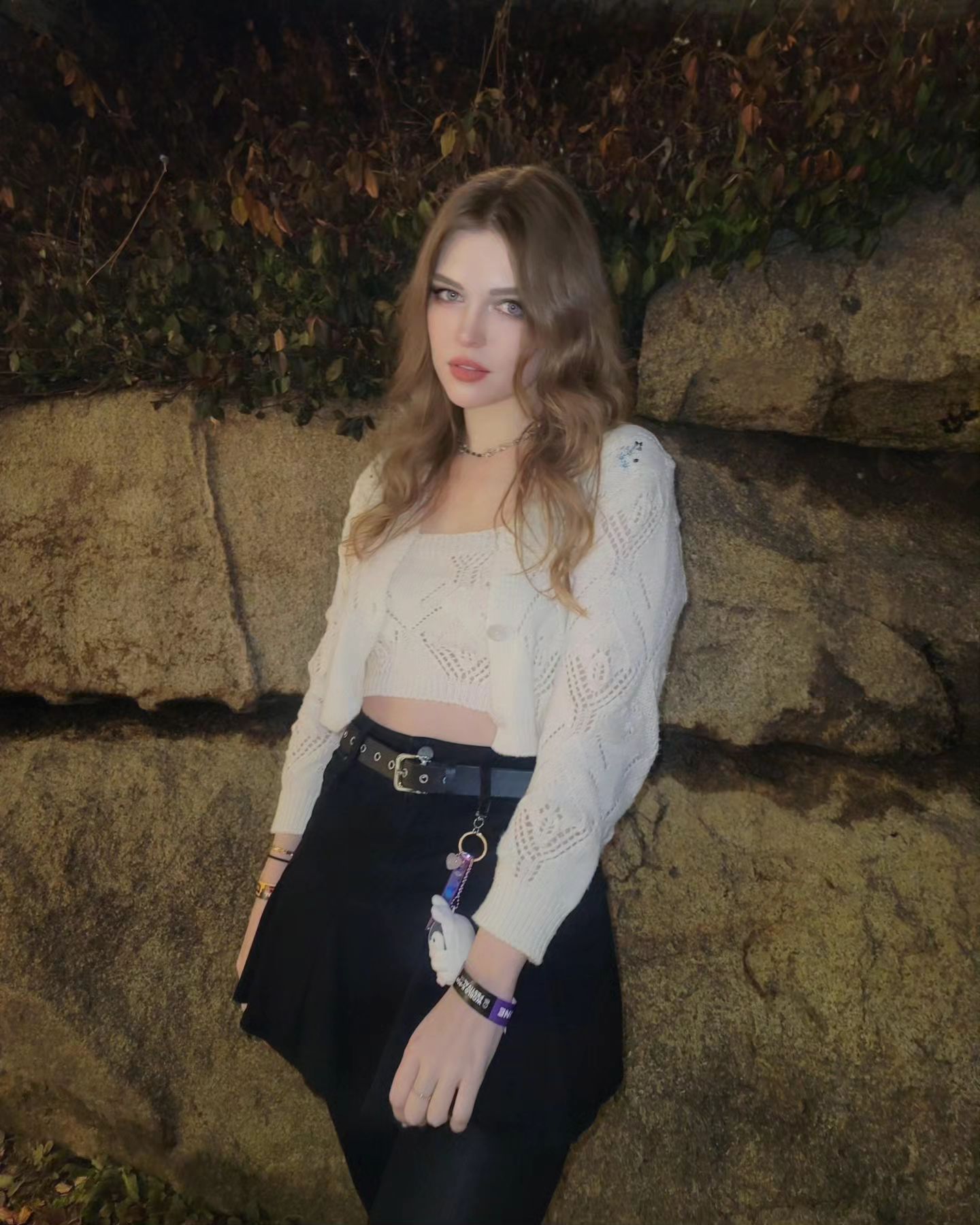 Loved my outfit for the New Year party 🎄
This time it was really fun except for the fact that was almost impossible to go home by bus or to get a taxi. Was so romantic to sleep on the chair next to the DJ playing Gods by New Jeans😅🫶

•••
#ootd#korea#seoul#seoulcon#lovely#koreanstyle#외국인모델#서울콘#корея#жизньвкорее