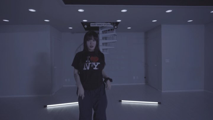 #rozomichoreography 🪽
#thehandclap hurricanechrisofficial 

📍 saintdancestudio 
Thanks to my girls🖤

#hurricanechris #choreo #choreography #dancer #fyp