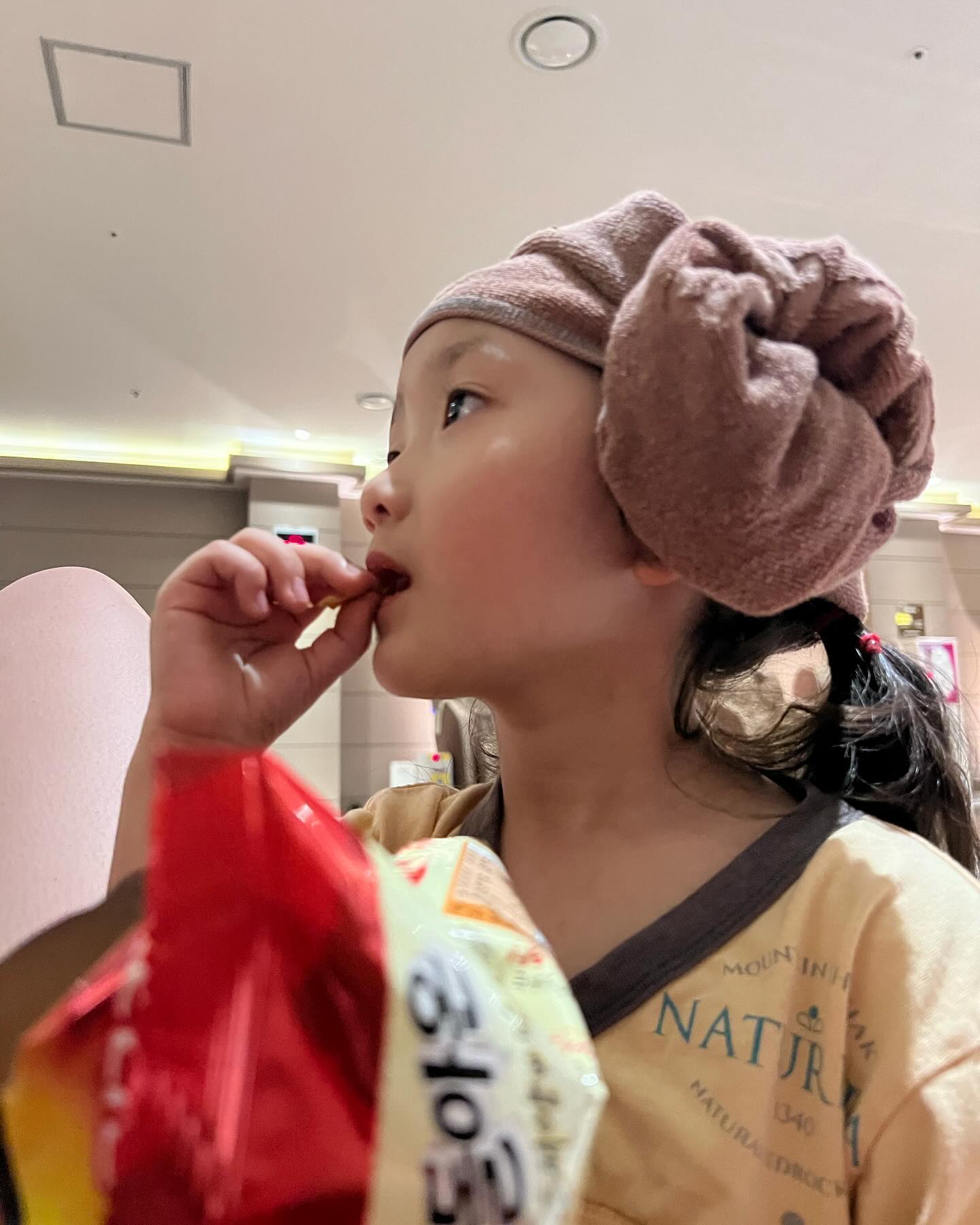 헬요일에 몸이너무 아파서 사우나갔다가
더 아파진 몸을 이끌고 집에 왔어요ㅋㅋㅋ

일끝나자마자 몸좀 지지자 하고 갔는데...🤯

평일 퇴근 후 사우나는 아닌걸로...
그래두 너만 좋으면 됐지뭐어..😖

#사우나이제안갈래
#오히려더아파