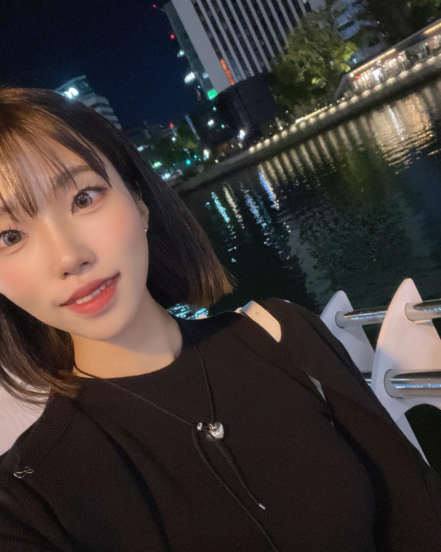 23.10 FUK 혼여 1일차
나카스강 뷰
후쿠오카 가면 꼭 찍는다는 공항샷
OOTD
우주선같은 캡슐호텔 (잠귀밝으면 비추☠️)
일본감성 낭낭한 자판기
이치란본점 대기
이치란라멘🍜😋
프로틴 챙겨먹기 (저거 존맛이에오😋)
쟈지푸딩🍮
내가 좋아하는 일본의 나선형 계단🌀

#후쿠오카여행 #후쿠오카 #혼여 #일본여행