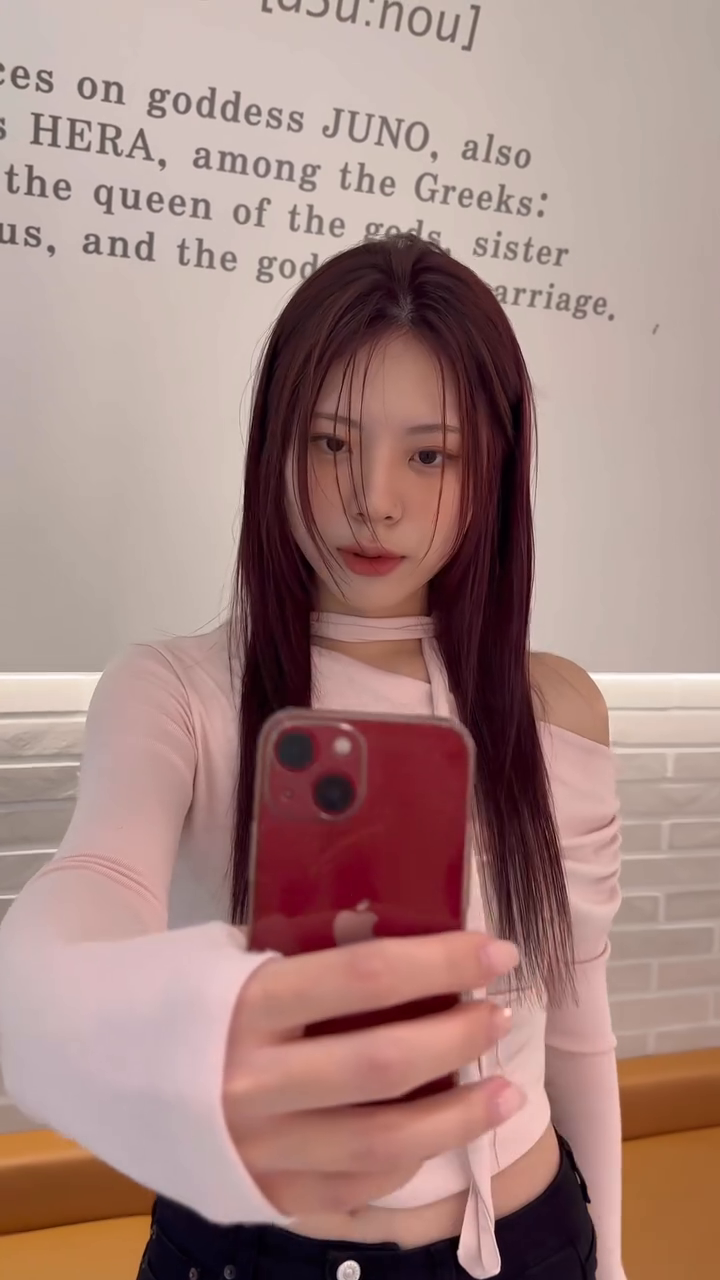 요즘 레드가 유행이라길래..❤️🍎
사실 계획 없었는데 충동적으로 결정함..

juno_eunhye 🫶🏻