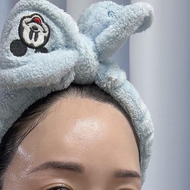 김 은정 on Instagram: "#광고 2024년엔 주름 특별관리💕 기초케어의 명가 메디큐브 X 명품 성분 레티놀이 만났다👍 레티놀 콤플렉스 1% + 4세대 저자극 레티놀 0.1% + 콜라겐 콤플렉스로 압도적인