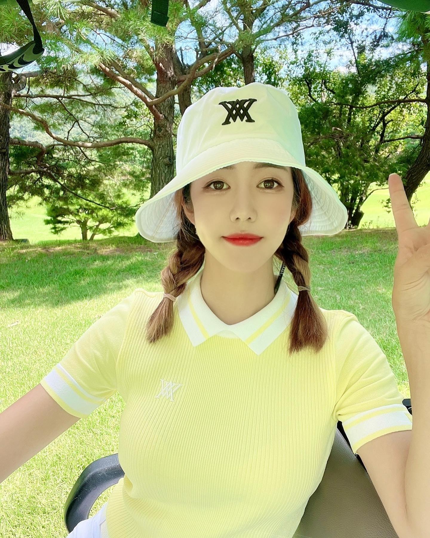 행복하게 해주는 사람이랑 이쁜옷입고 
좋은구장 가니깐 행복하쟈냐🥰
