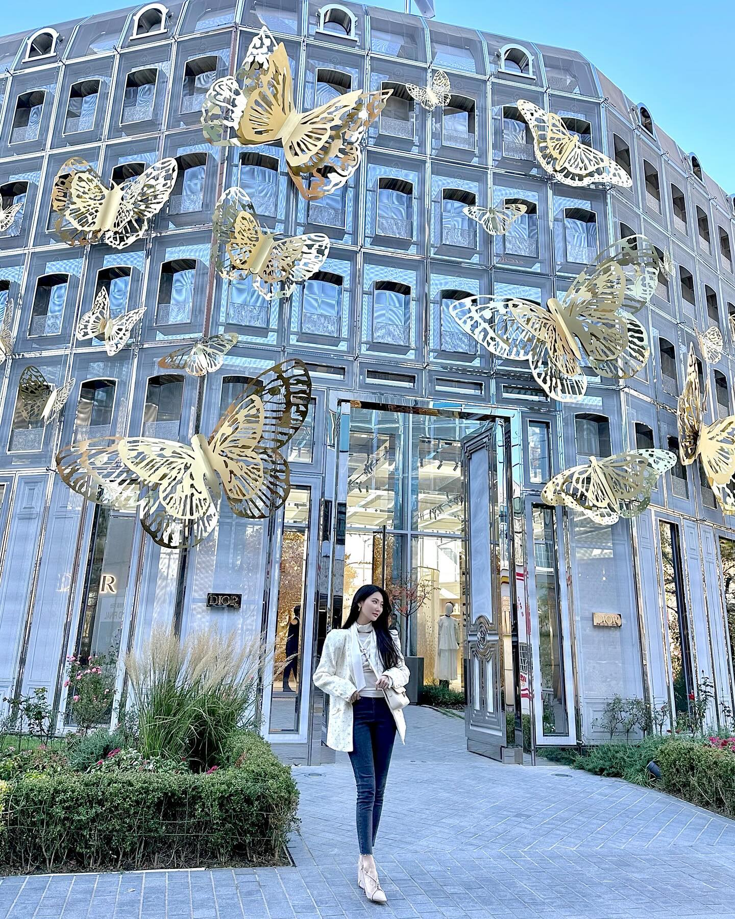 #광고 #협찬

다가오는 크리스마스에 
딘트와 함께 파티룩 완성해보세요✨🎄

Model _j_s_y 
Jacket dintofficial 
Venue dior 

#DINT
#DINTRESOR

#데일리룩 #딘트 #딘트레서 #딘트스타일 #딘트컬렉션 #딘트패션 #패션모델 #여자모델 #조수연 #디올성수 #크리스마스룩 #펄트위드자켓 #트위드자켓 #진주트위드자켓