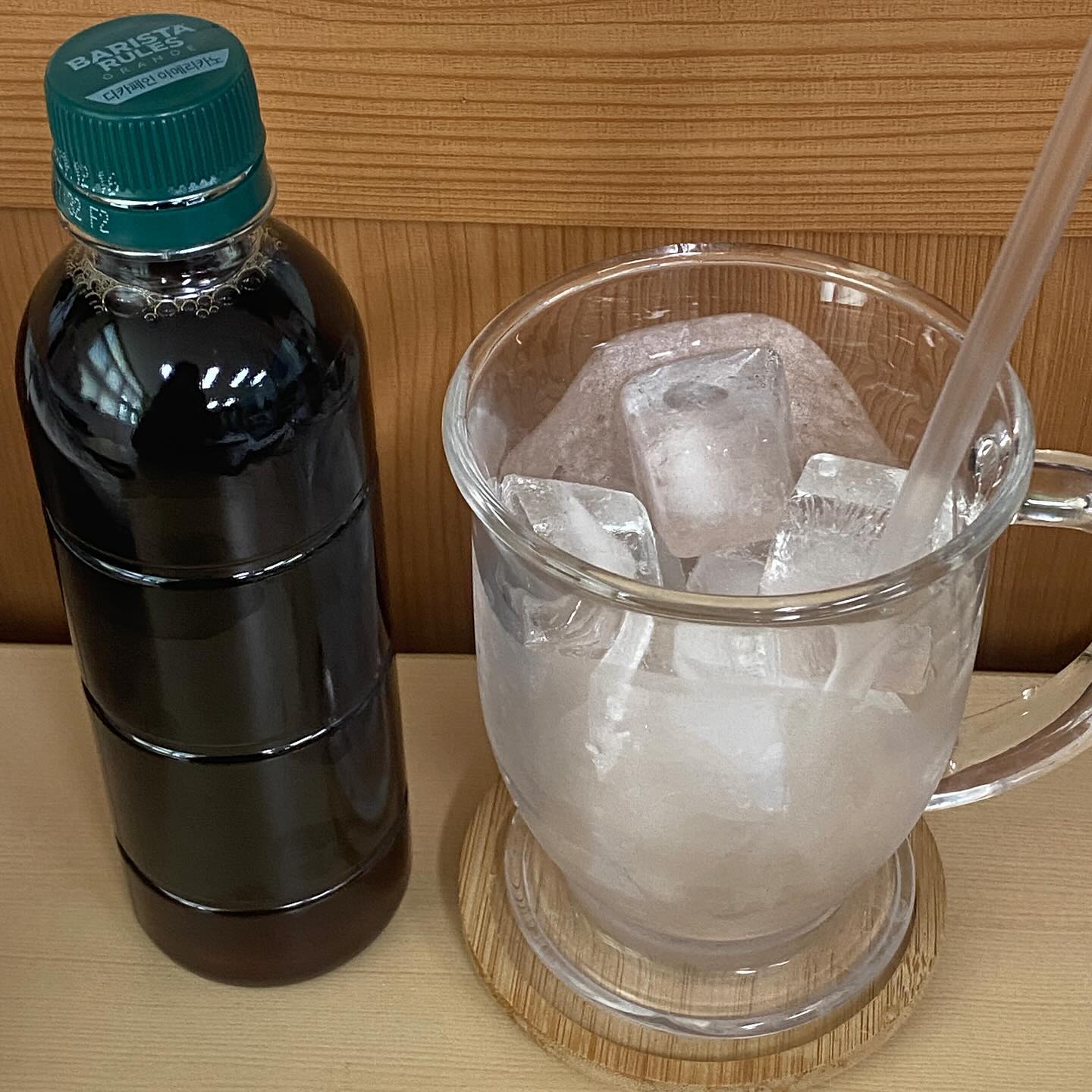#할인구매 freshmaeil #바리스타룰스 #바리스타룰스디카페인
_
들고다니기 너무 좋은 사이즈로 간편하면서 환경을 생각한 무라벨로 익숙하지는 않아도 분리수거할때는 너무 좋아요, 그리고 임산부나 학생이 마셔도 되는 디카페인이 한수위네요!!!
_
#무라벨커피 #네일 #화장 #헤어 #아메리카노 #미용 #바리스타룰스커피 #화장품 #미용실 #뷰티 #08L  #신상품나왔을땐 #매일유업커피 #디카페인아메리카노