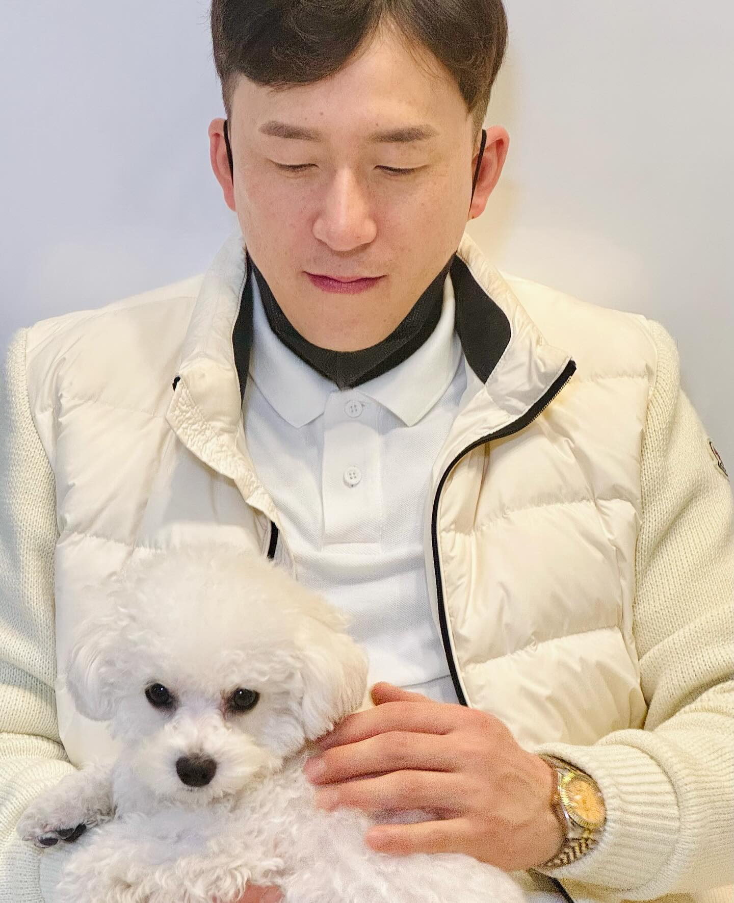 ◡̈ 

우리랑 놀고싶은 뿌숑아빠 
고맙습니다~ 잘 다녀오세요~ 😘

#활기차개 #평안하개 #즐거웁개 #우리는화이트가족