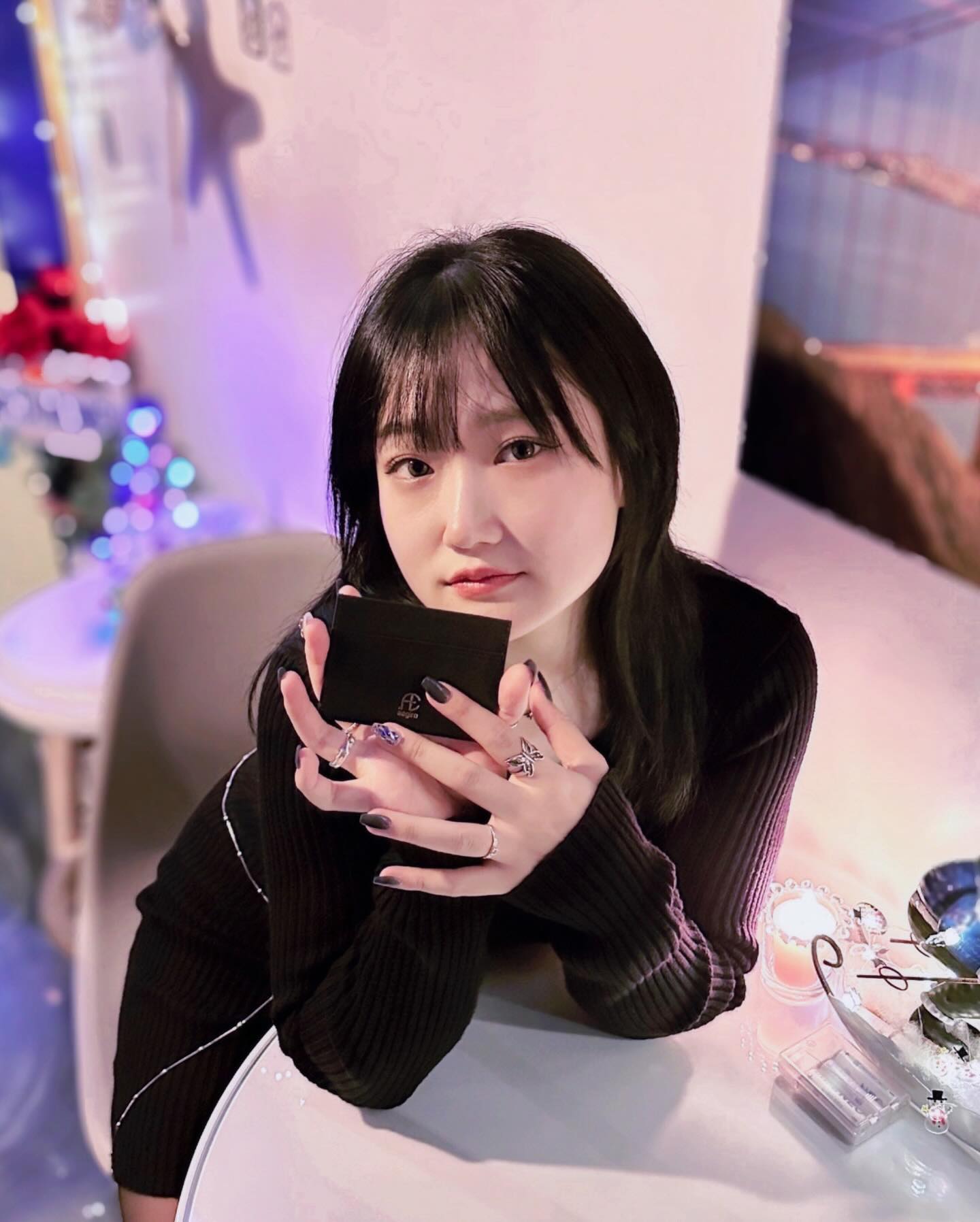 #광고 #에기로 aegiro_official 
친환경 비건레더브랜드 “에기로” 카드지갑👛🪪

안그래도 가볍게 카드 몇 장 들고다닐까 했는데 받아보니 디자인도 깔끔하고 너무 예쁘더라구요?!
버스카드도 완전 잘찍히구 주머니 가볍게 돌아다녔어요🤫👍

패키지도 깔끔하다보니 선물하기에도 딱일 듯 해요!
#비건레더 #비건가죽 으로
🌏지구 지키는 #비건가죽지갑 에기로의 #카드지갑추천 🩷