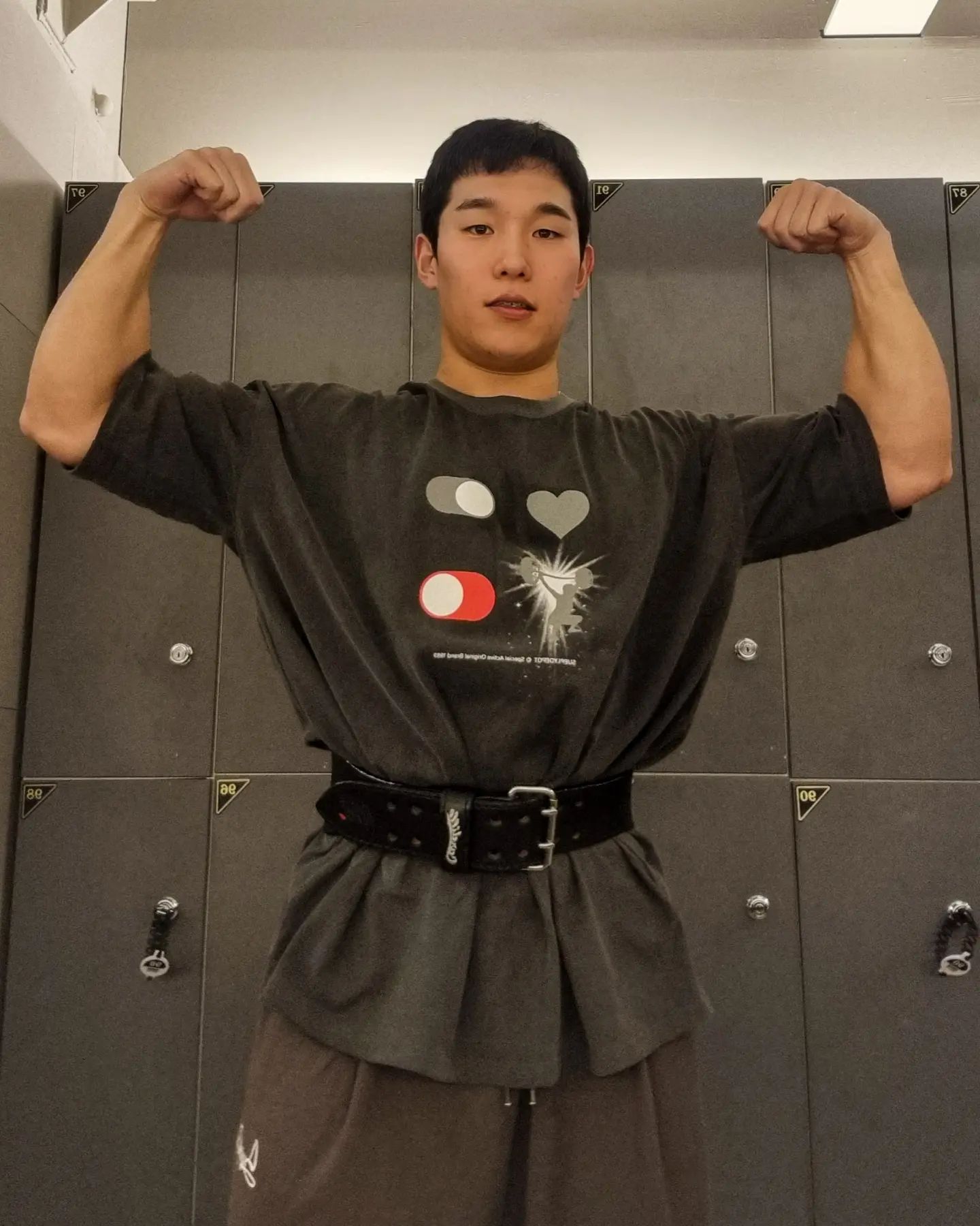 🎖️ 22, 23 그랑프리 친구들과 파트너운동 후기

가슴, 등 상급자 노하우 잔뜩 받아 기쁨 만땅이었어요.

맛밥에 커피한잔이 주는 여유도 즐겼고요.

집오자마자 기절한듯 잠들어버려 일요일이 삭제되었음ㅎㅎ

친구들과 한번씩 만나서 운동하면 몸도 맘도 자극을 먹어주면 동기부여 받고 좋습네다.

생긴건 꽤나 험악하지만 무해한 내 친구들
0ldschool_jung
physique_sik

24년 너도 나도 우리도 화이팅입니다 !!
다음 훈련엔 더 성장해서 만나요:)