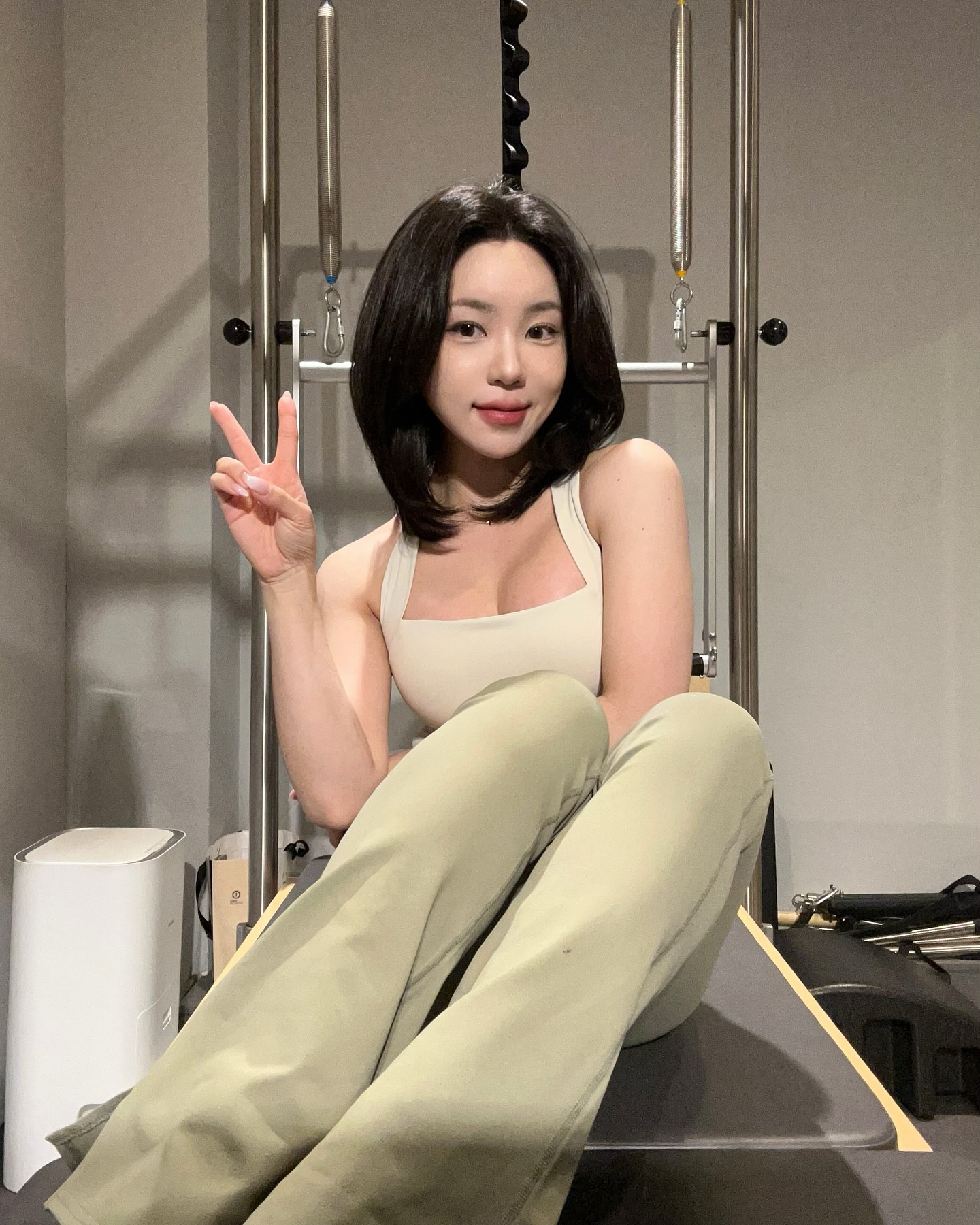 수업중에 회원님이 찍어준 사진이 가장 애정 묻어나는 것 같은 요즘 ..💚
다리에 챱 달라붙는 촉감도 좋고, 하루종일 입고 움직여도 불편함이 없어 더 좋은 시티브리즈 레깅스 ෆ⸒⸒

#협찬 #CITYBRREZE #시티브리즈액티브 #시티브리즈 #오운완 #필라테스 #웨이트