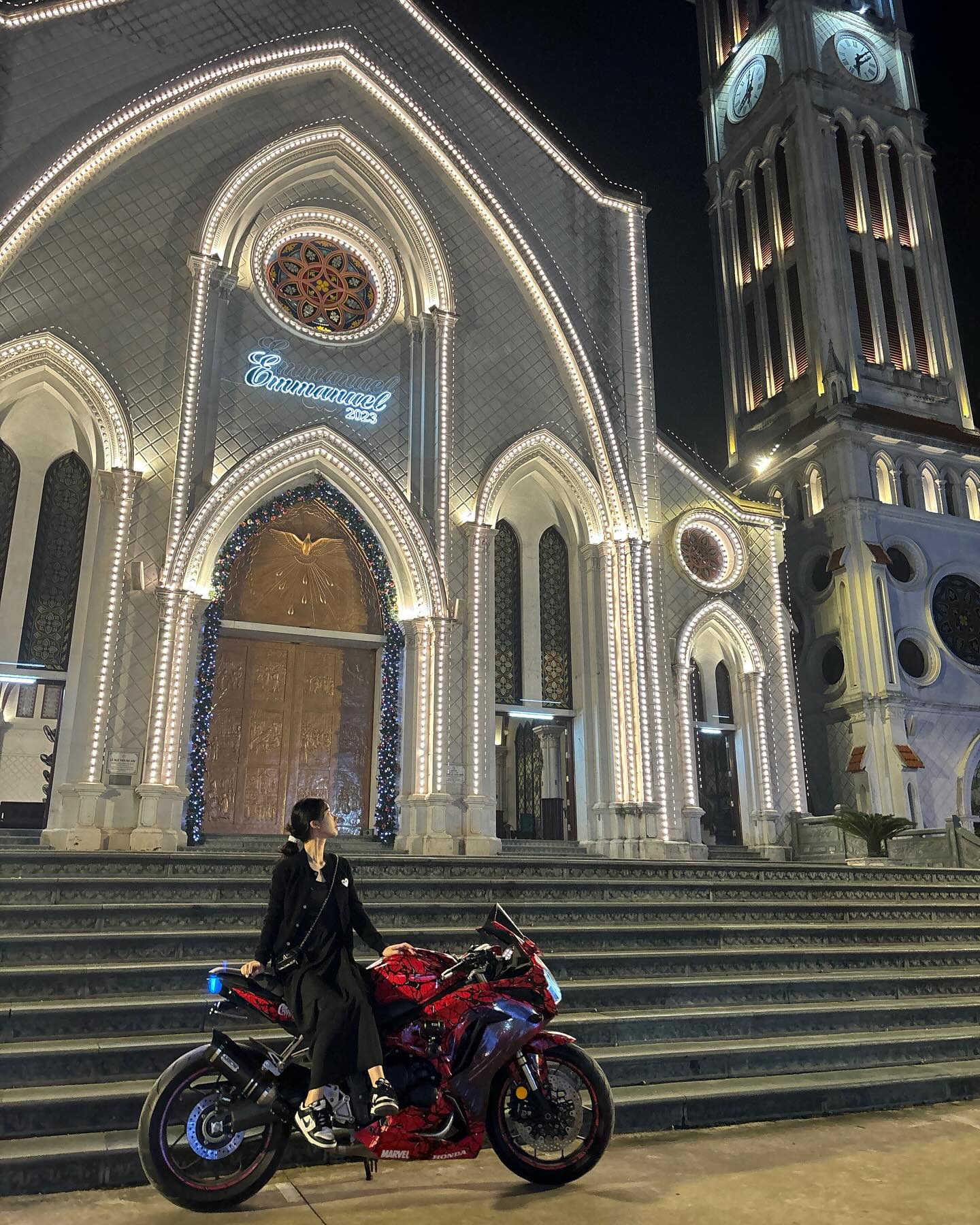 목적지 없이 떠난 바이크 여행중 찾은 성당⛪️