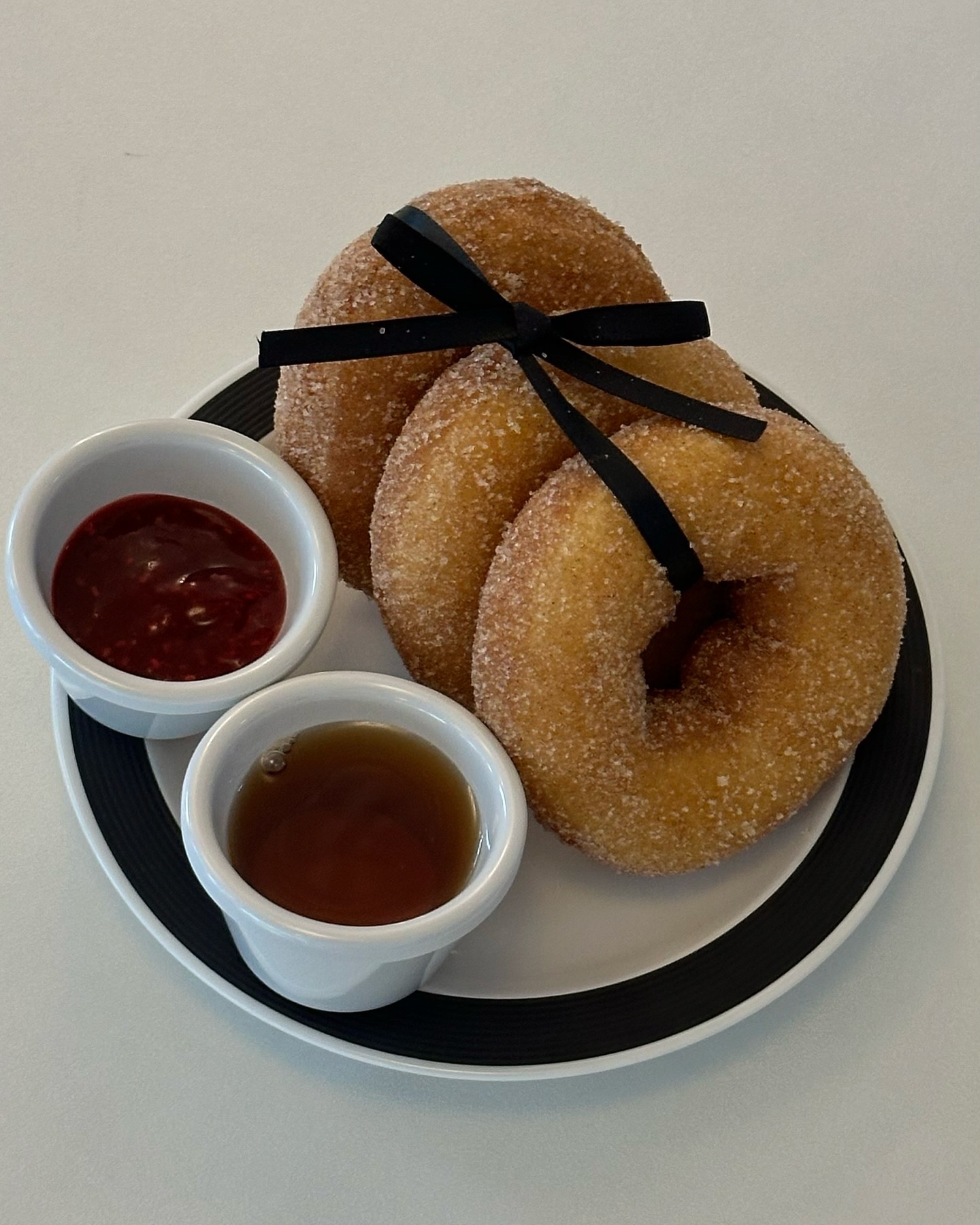 귀여운데 맛있자나…!

#울산카페 #삼산카페 #카페피클 #피클 #fecle #도넛 #donut