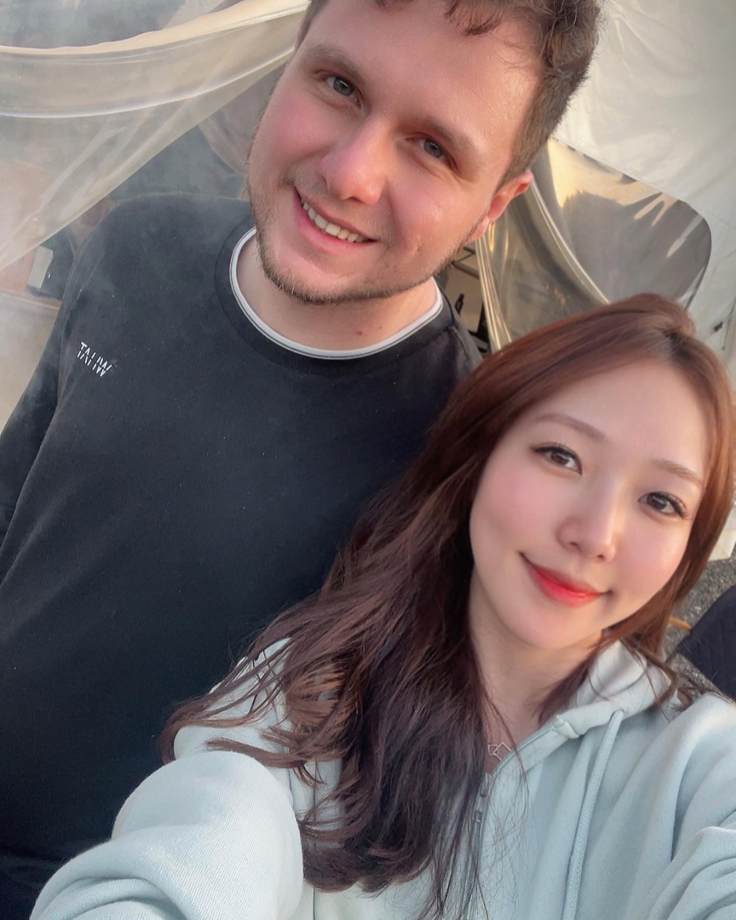 Day 5 🇰🇷

광양호수도도글램핑

Ps. 오로라 불멍, 마쉬멜로우, 불꽃놀이, BBQ, 보드게임 캠핑의 꽃 아닌지,, 2년만에 모인 우리 여전하다🔥